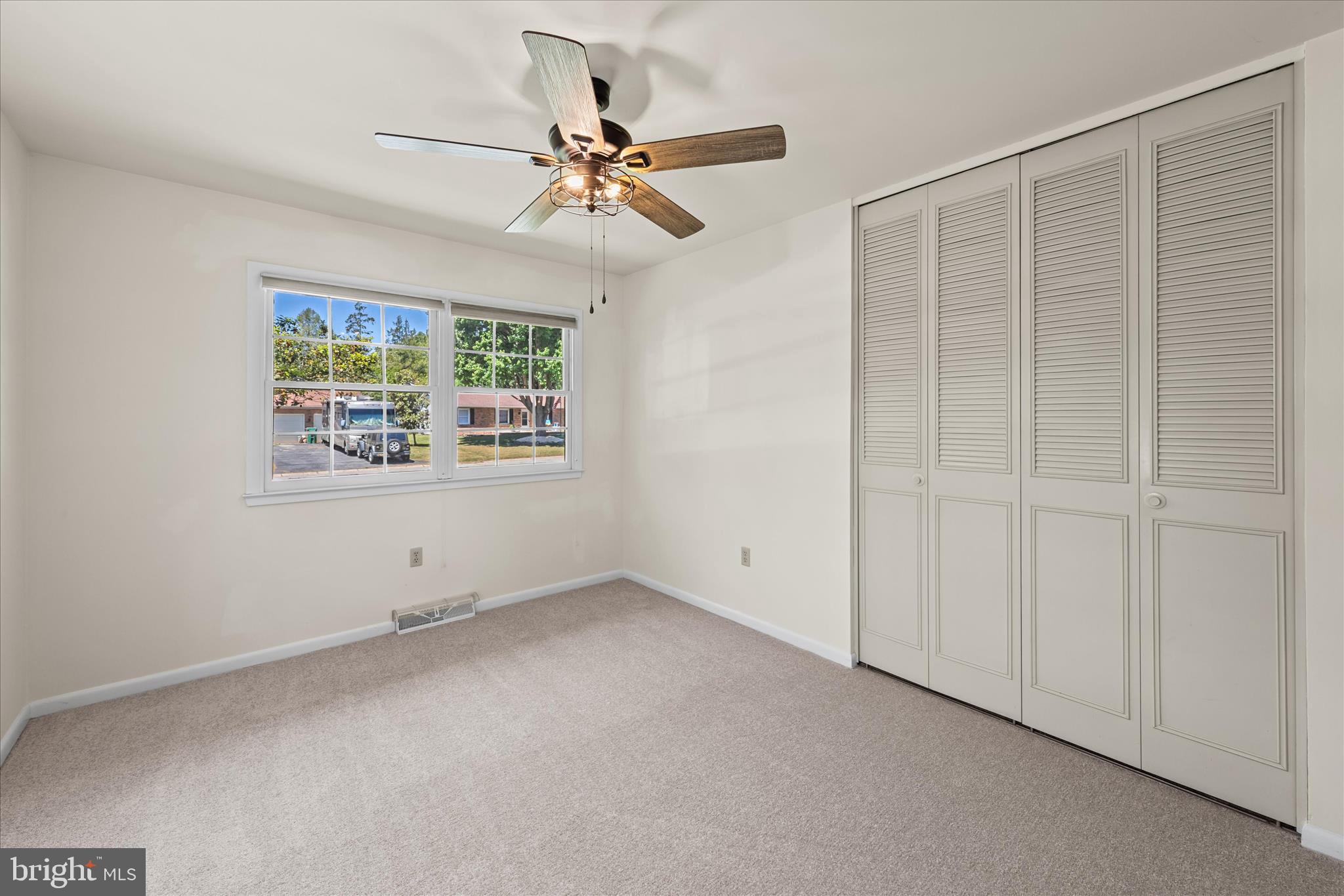 MEADOWGLEN - Residential