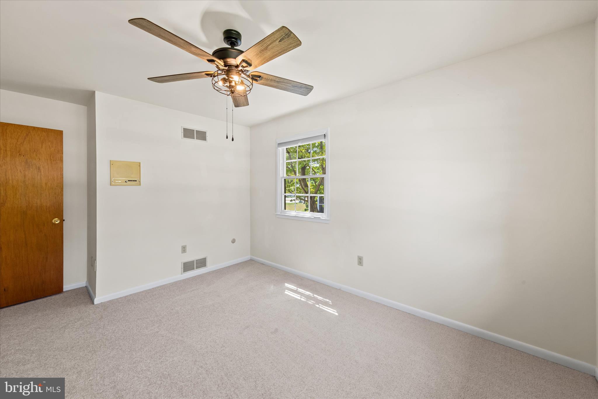 MEADOWGLEN - Residential