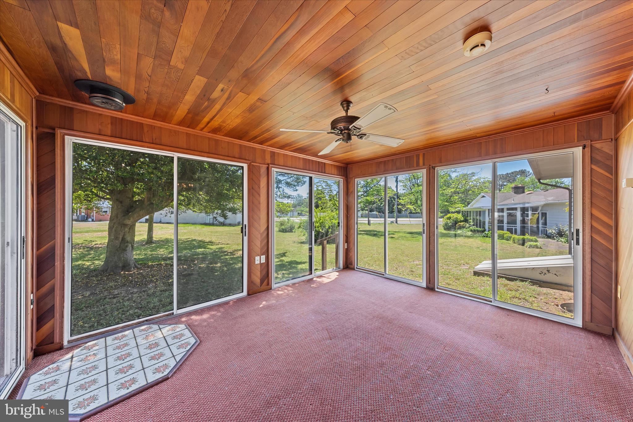 MEADOWGLEN - Residential