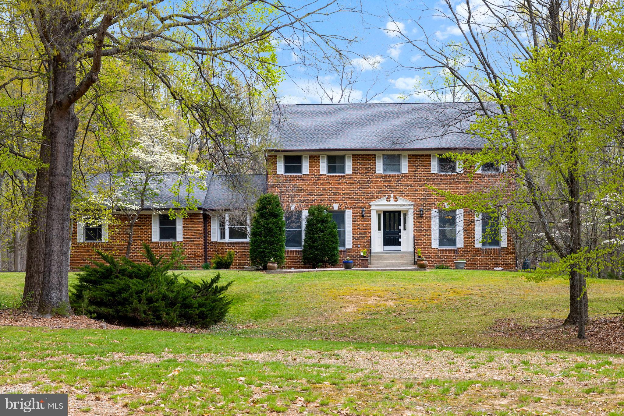 HAMPTON WOODS - Residential