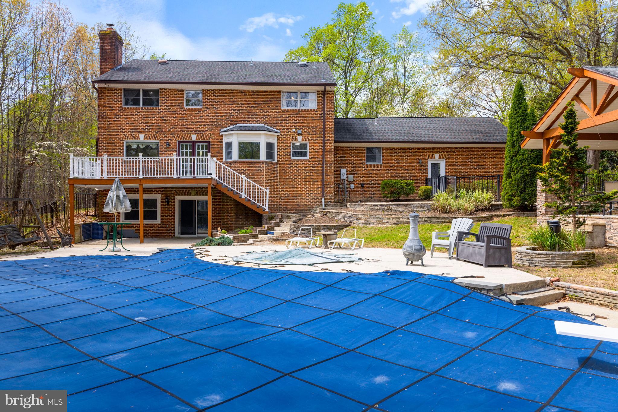 HAMPTON WOODS - Residential