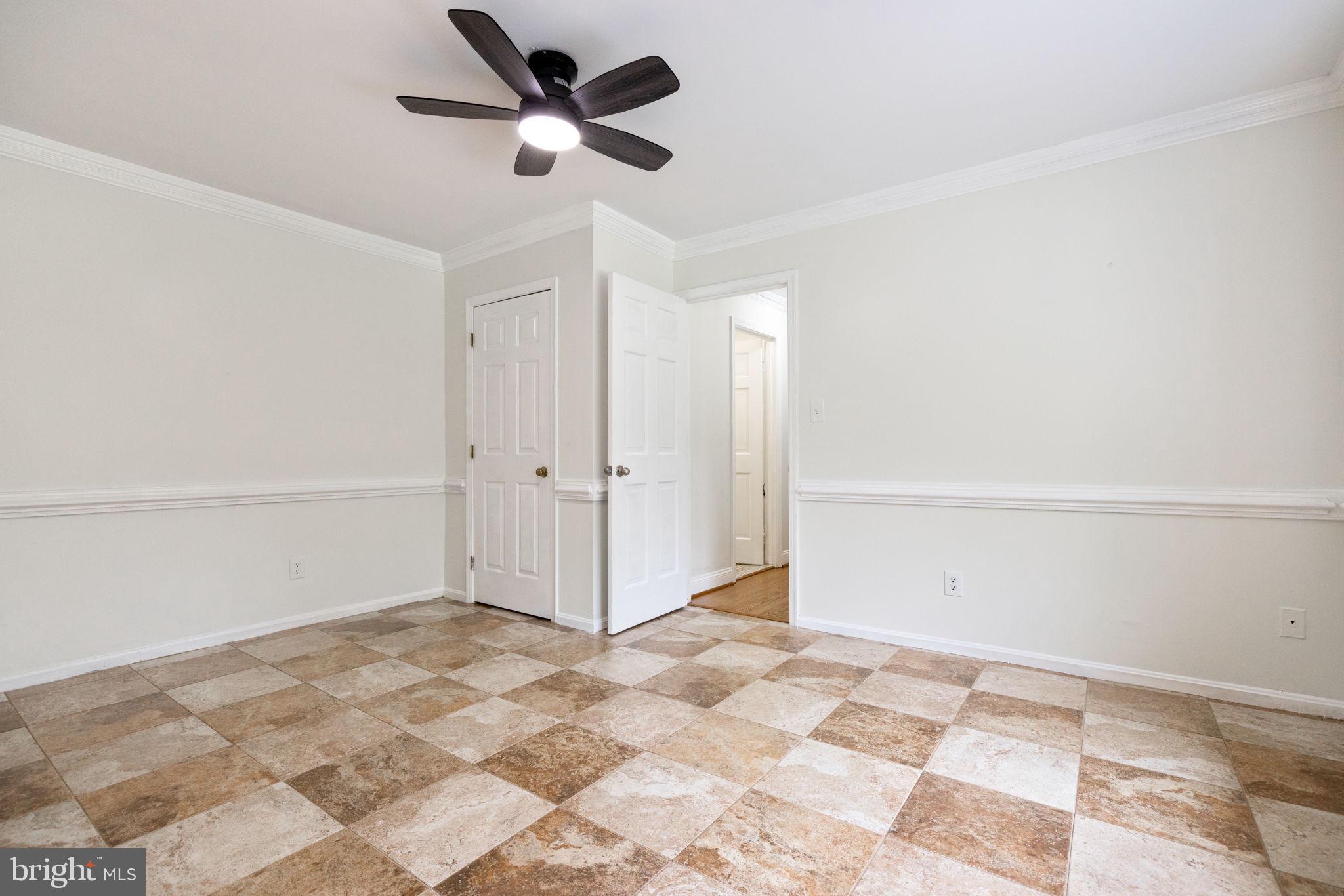 HAMPTON WOODS - Residential