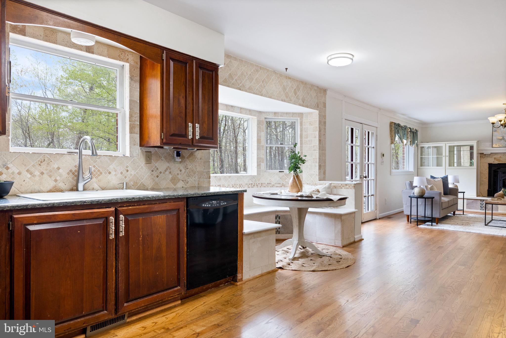 HAMPTON WOODS - Residential