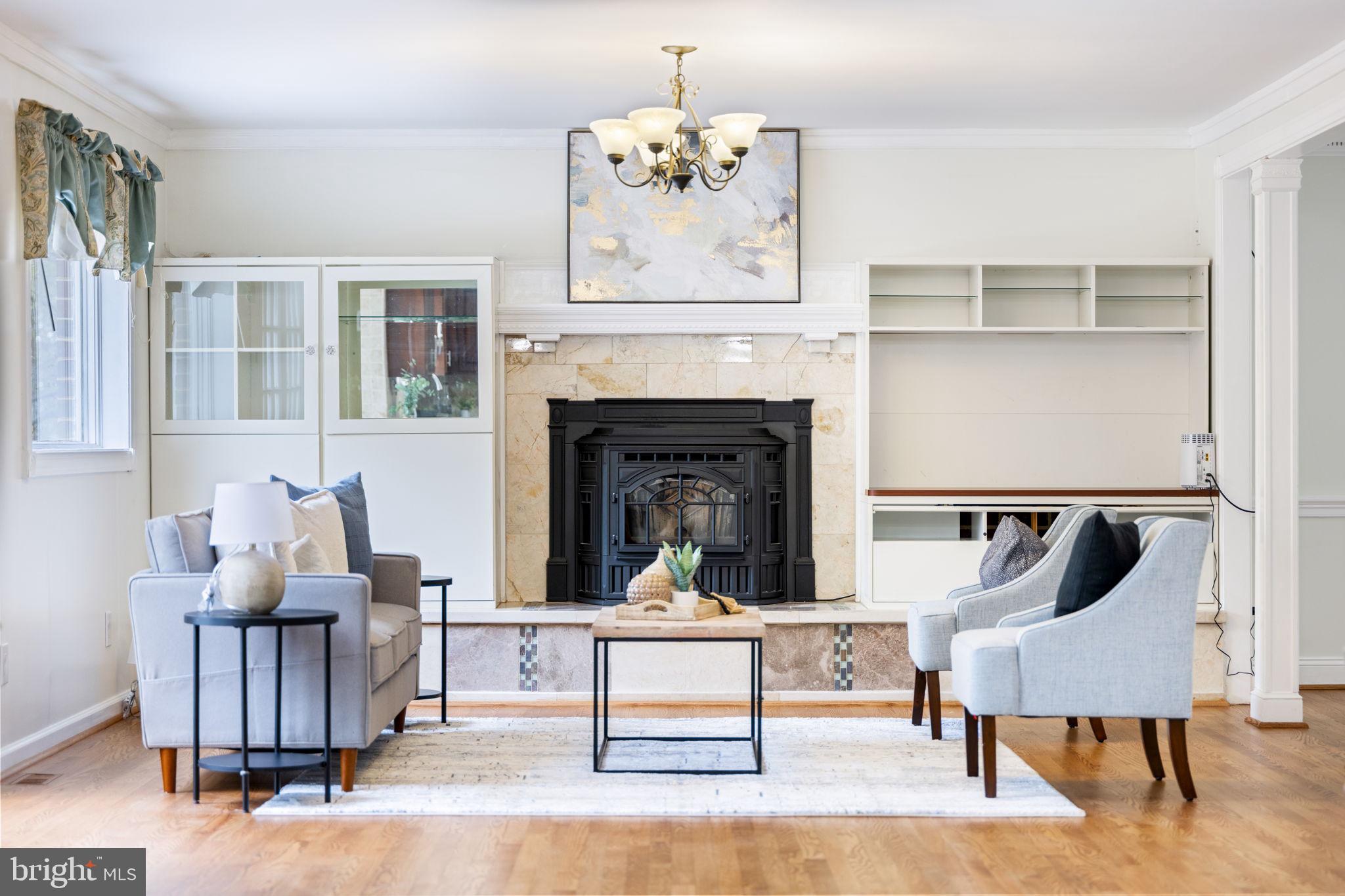 HAMPTON WOODS - Residential