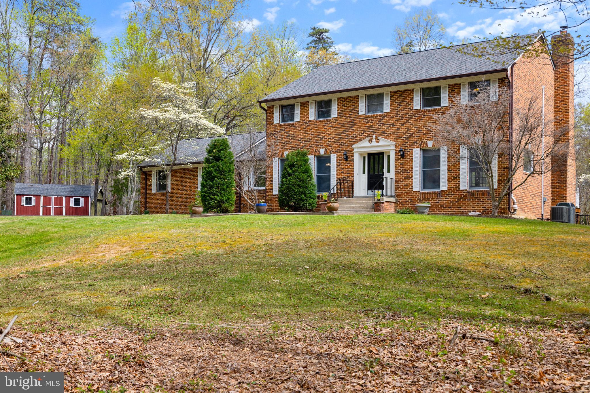 HAMPTON WOODS - Residential