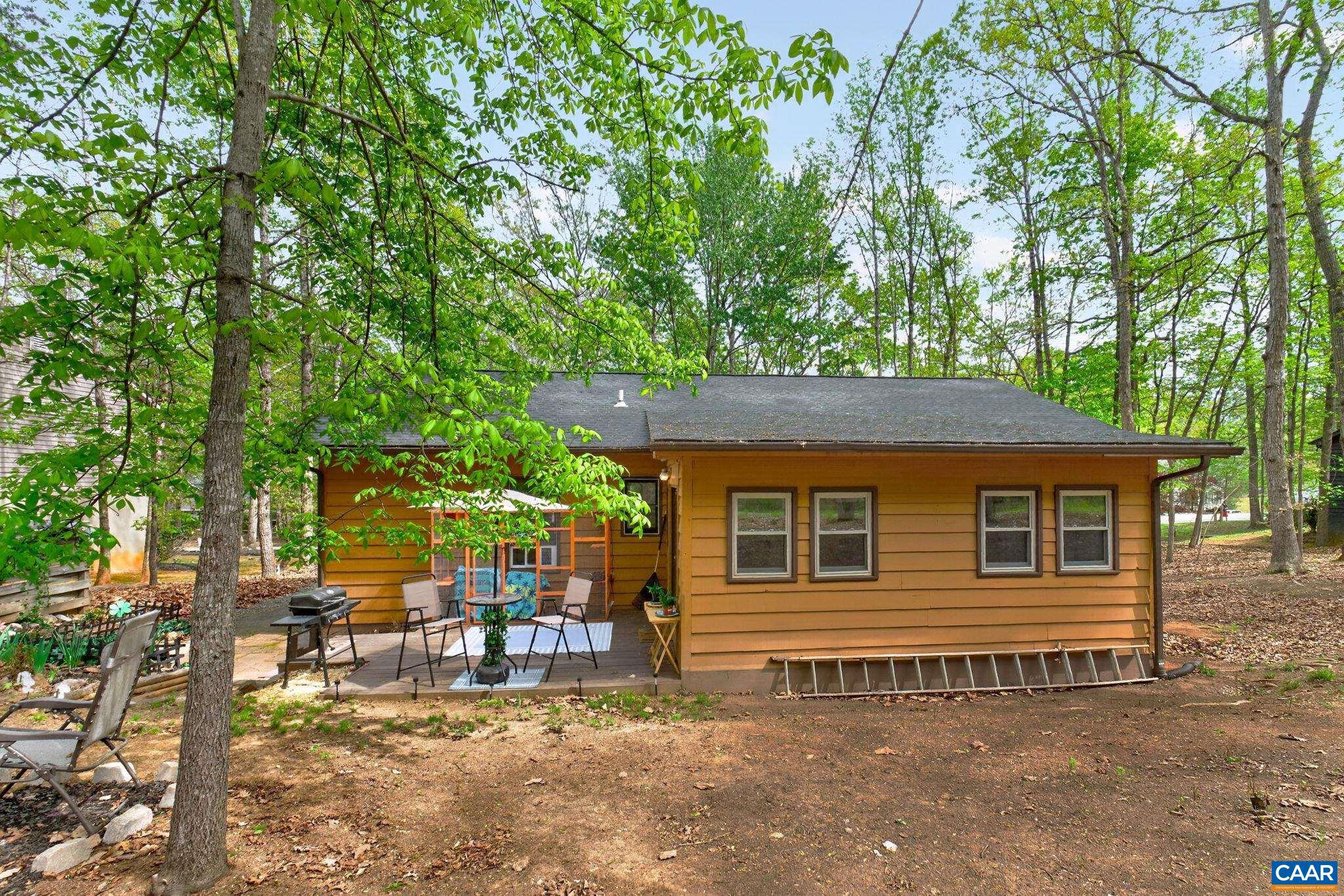 LAKE MONTICELLO - Residential