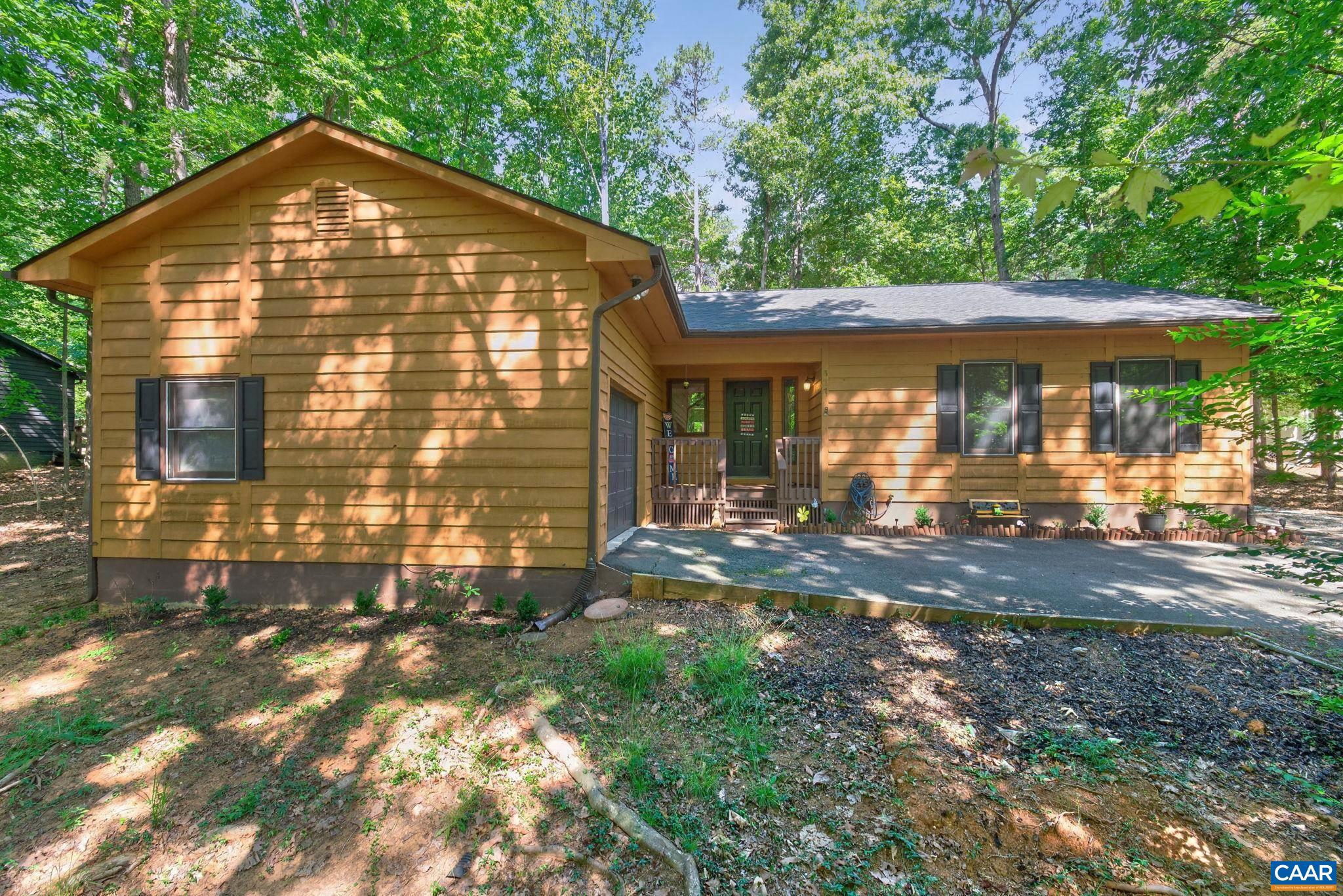 LAKE MONTICELLO - Residential