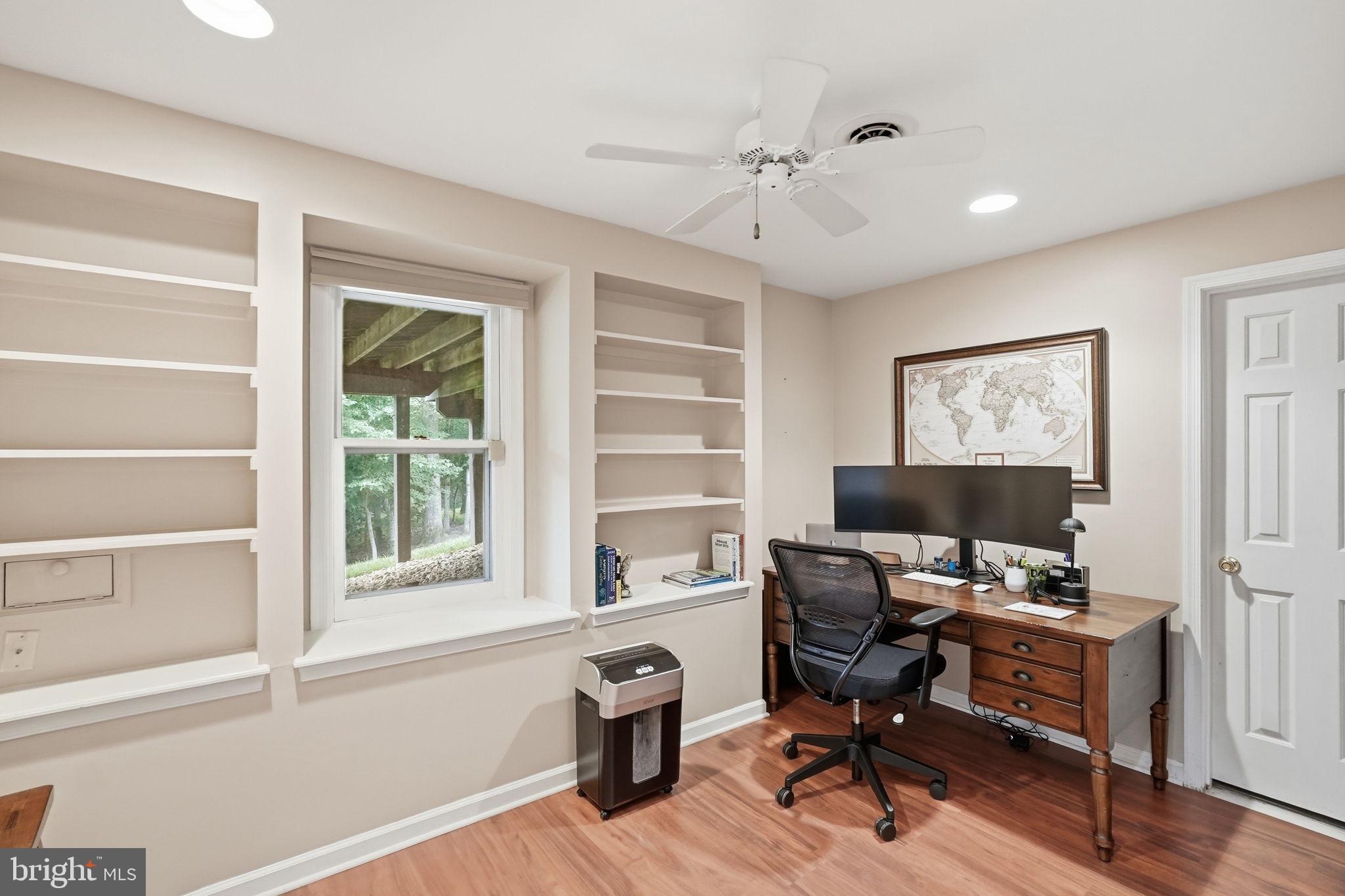 FAIRFAX STATION - Residential