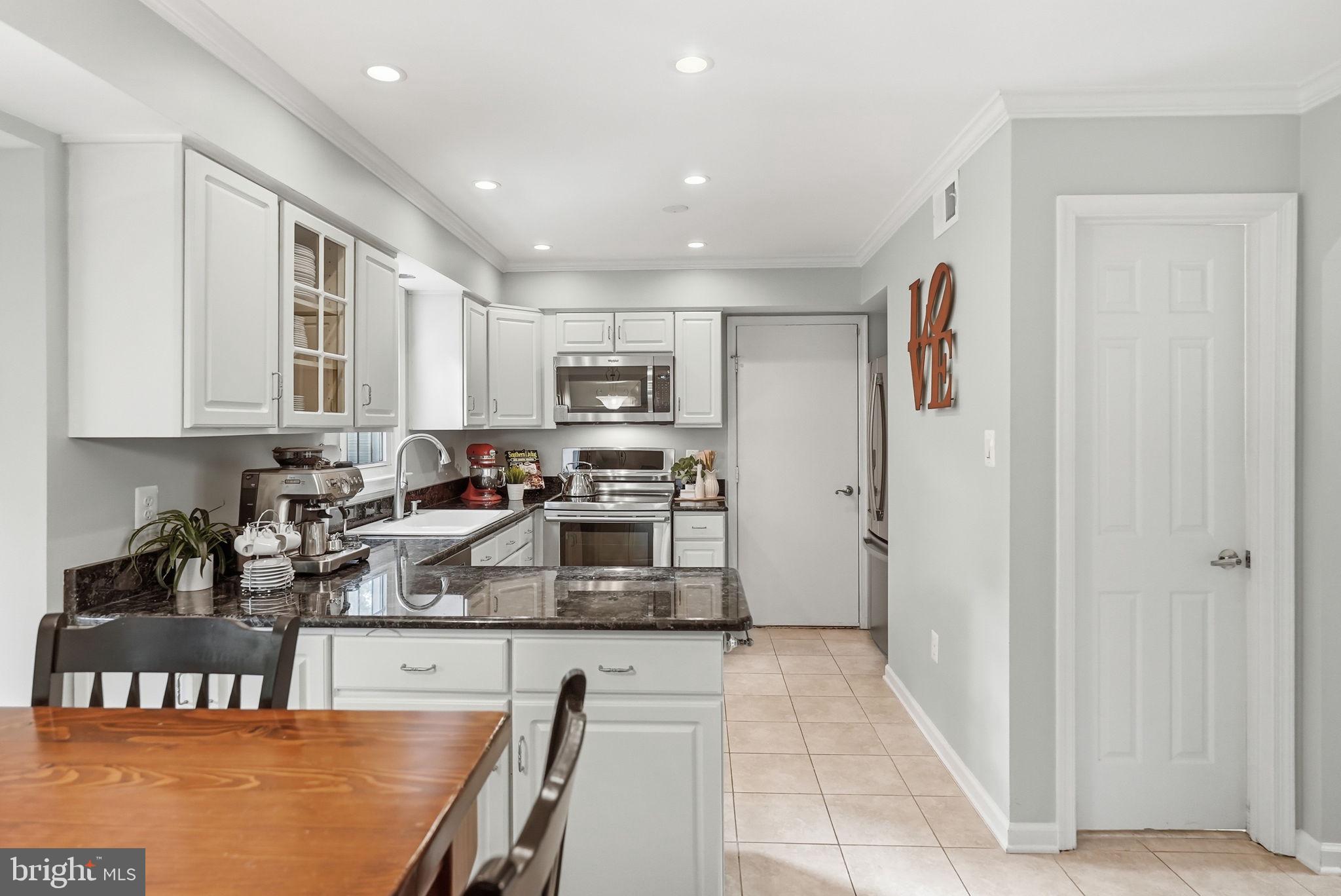 FAIRFAX STATION - Residential