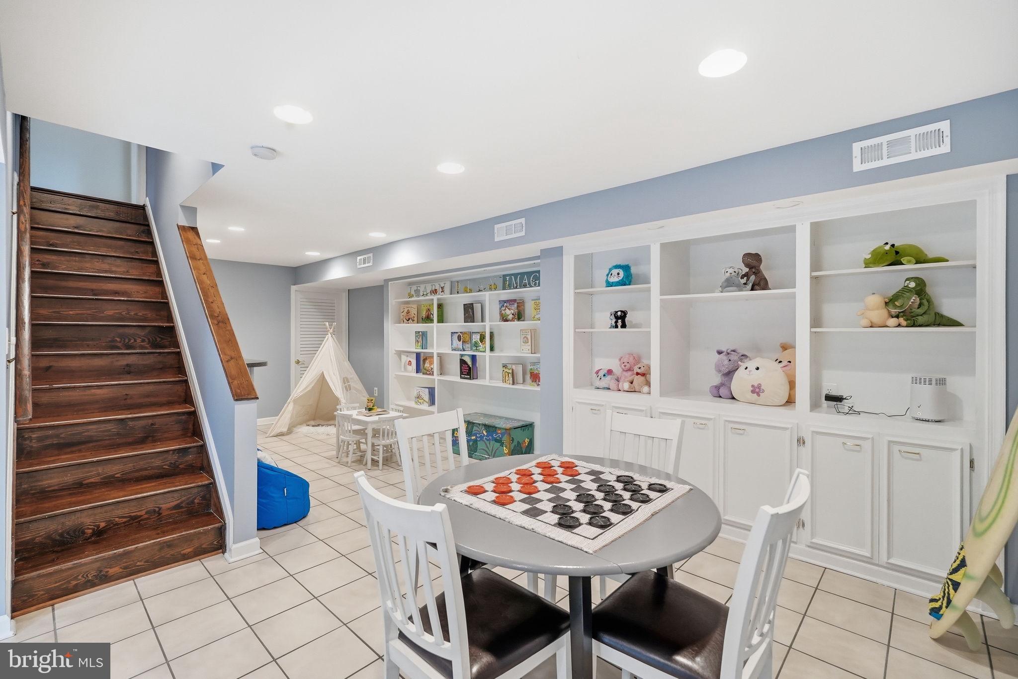 FAIRFAX STATION - Residential