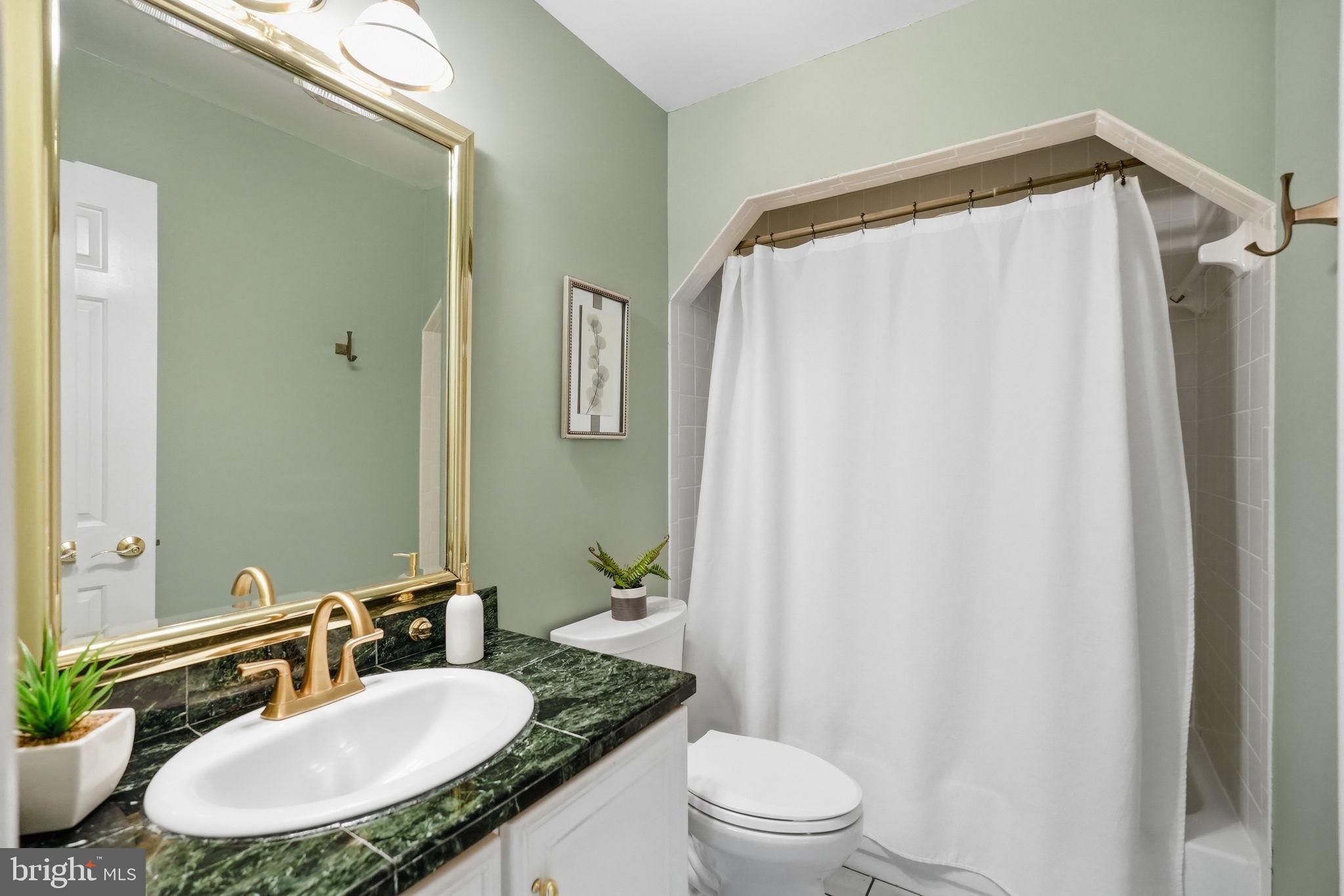 FAIRFAX STATION - Residential