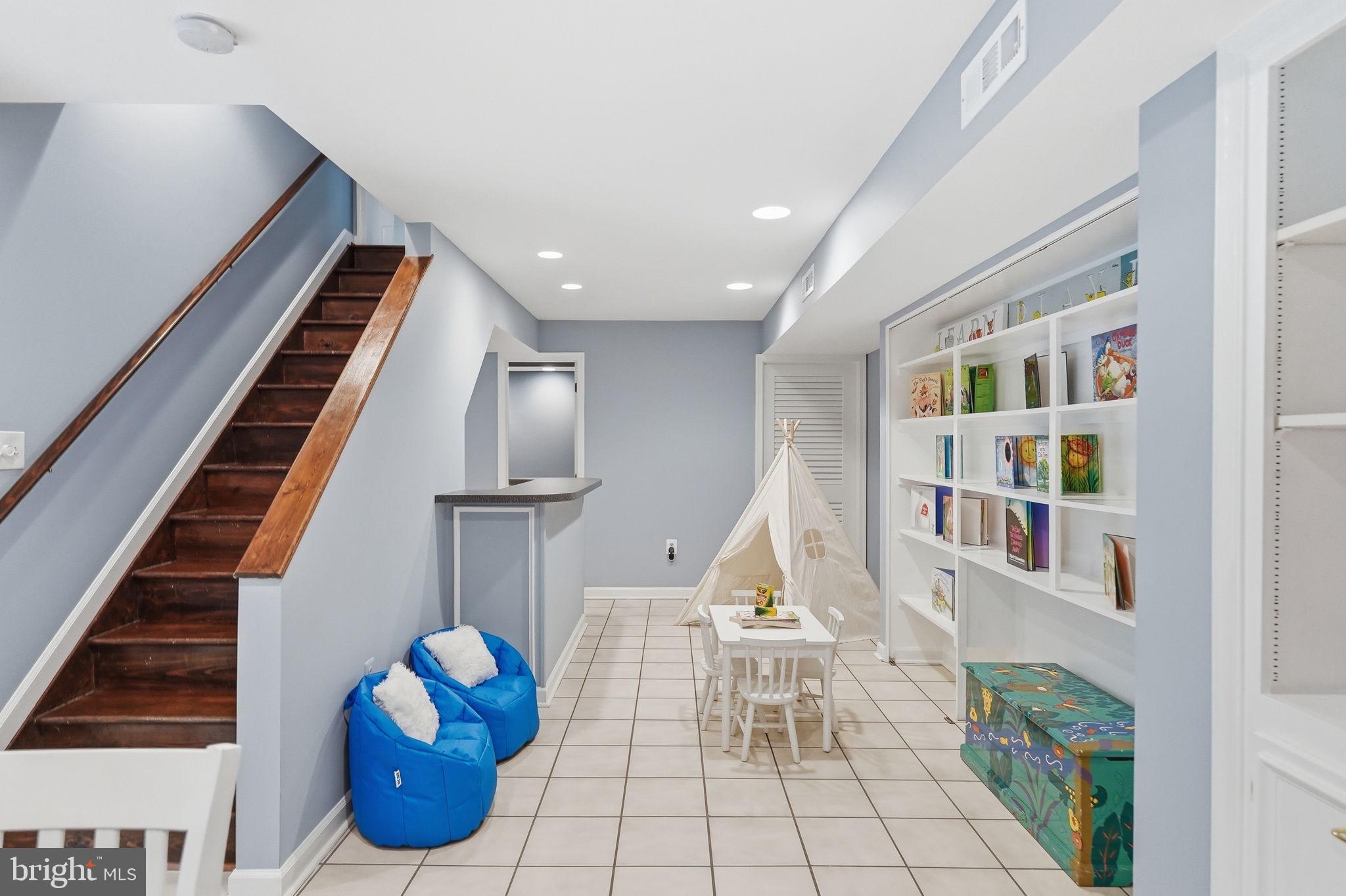 FAIRFAX STATION - Residential