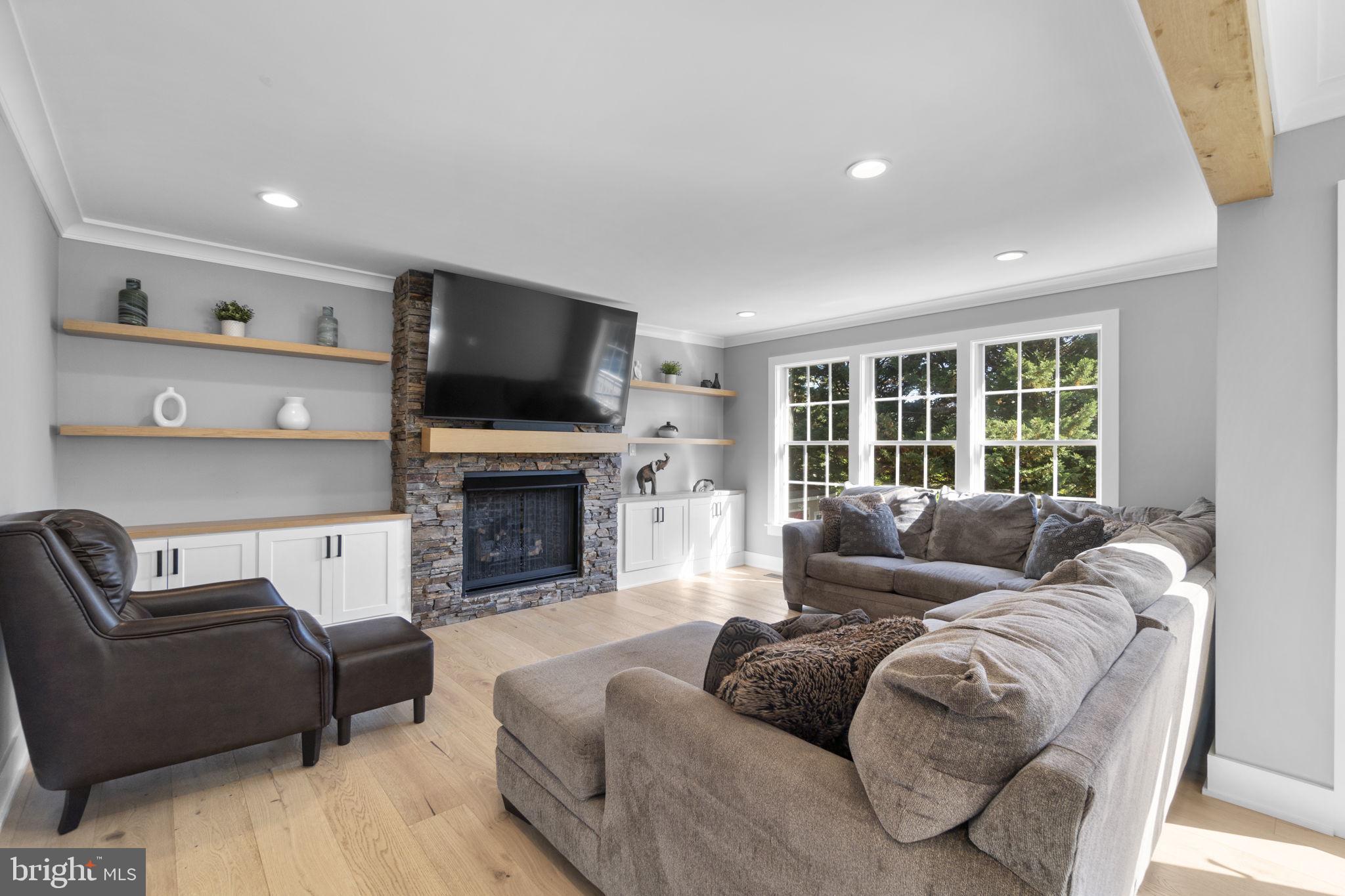WHISPERING MEADOWS - Residential