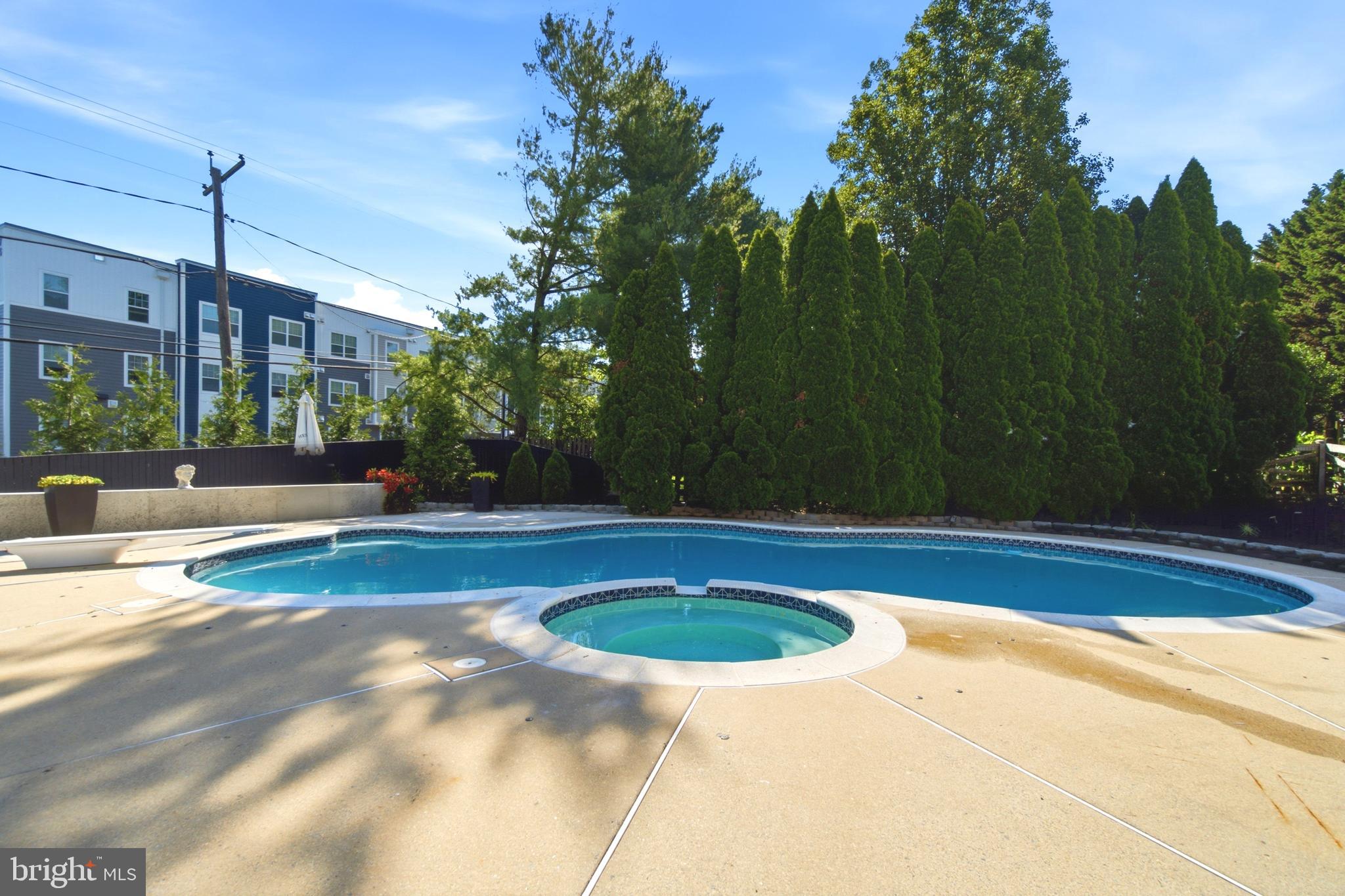 WHISPERING MEADOWS - Residential