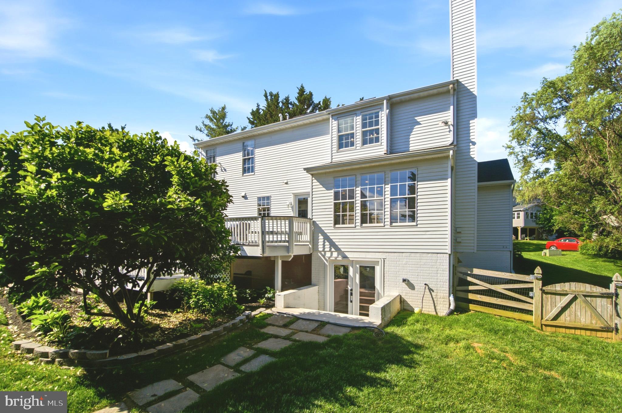 WHISPERING MEADOWS - Residential