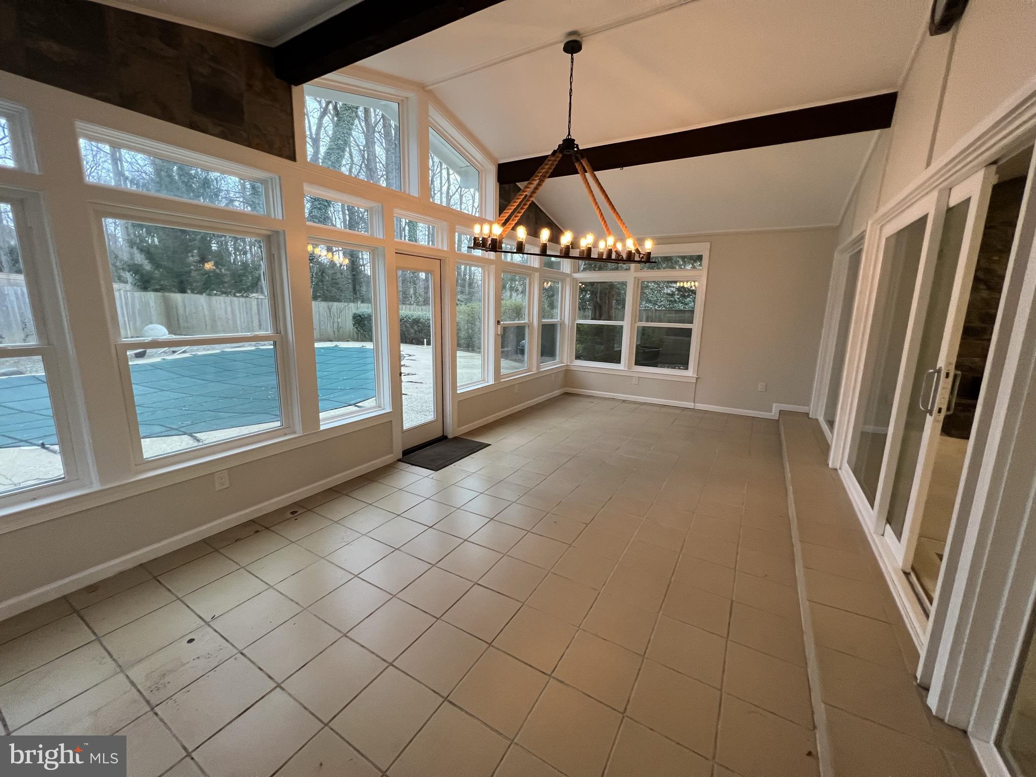 POTOMAC OUTSIDE - Residential Lease