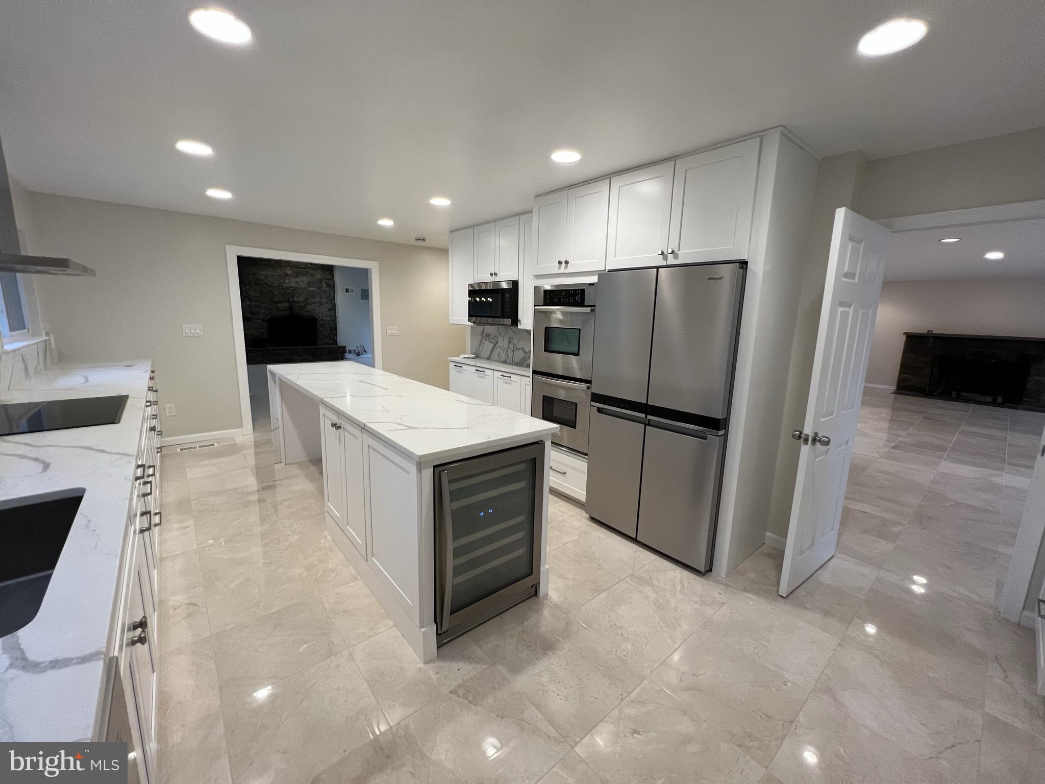 POTOMAC OUTSIDE - Residential Lease