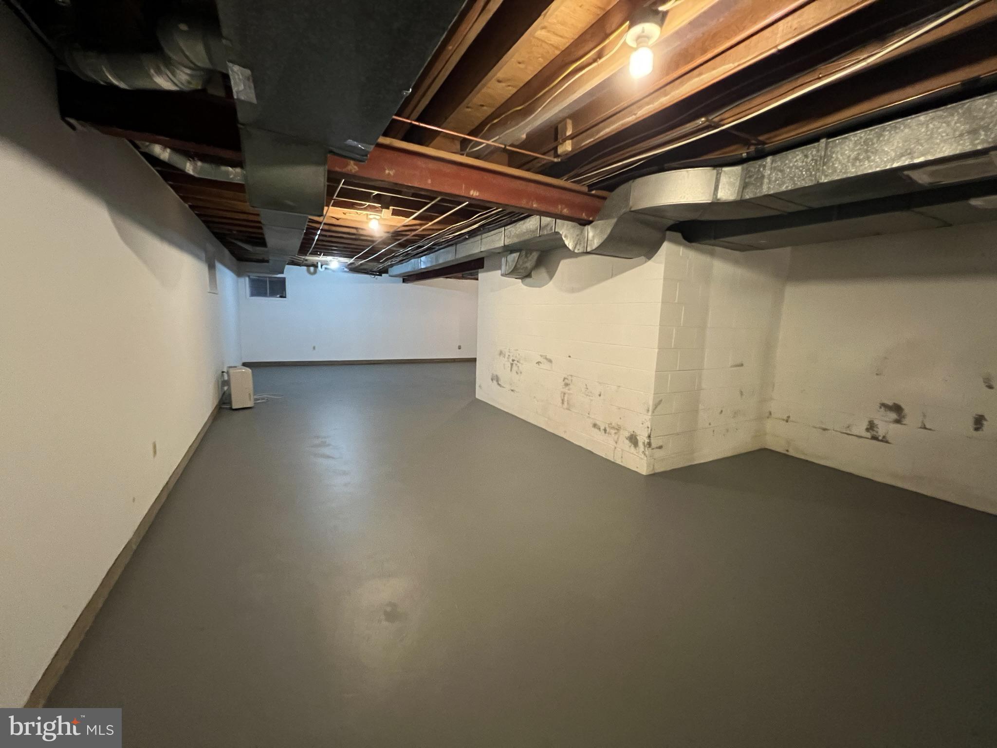 POTOMAC OUTSIDE - Residential Lease