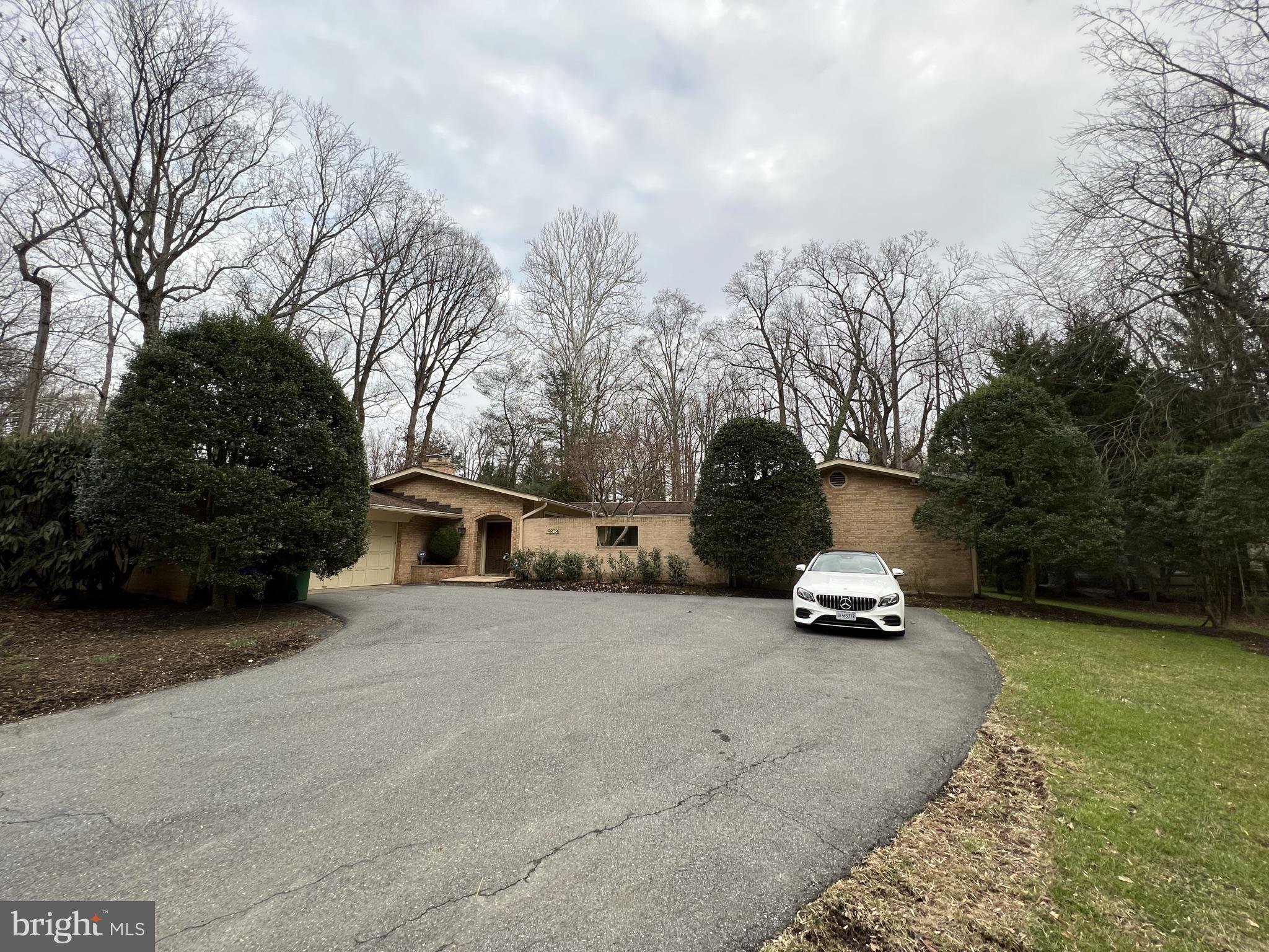 POTOMAC OUTSIDE - Residential Lease