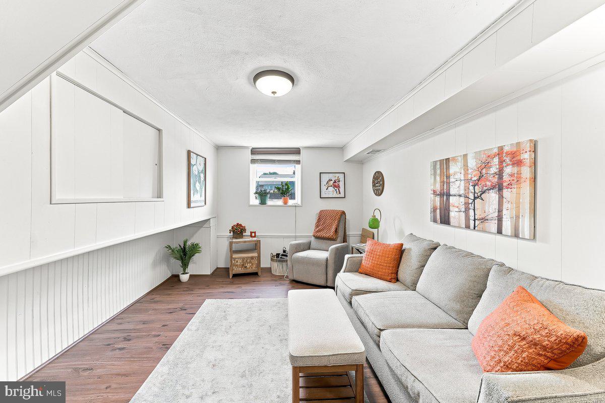 LAWRENCE PARK - Residential