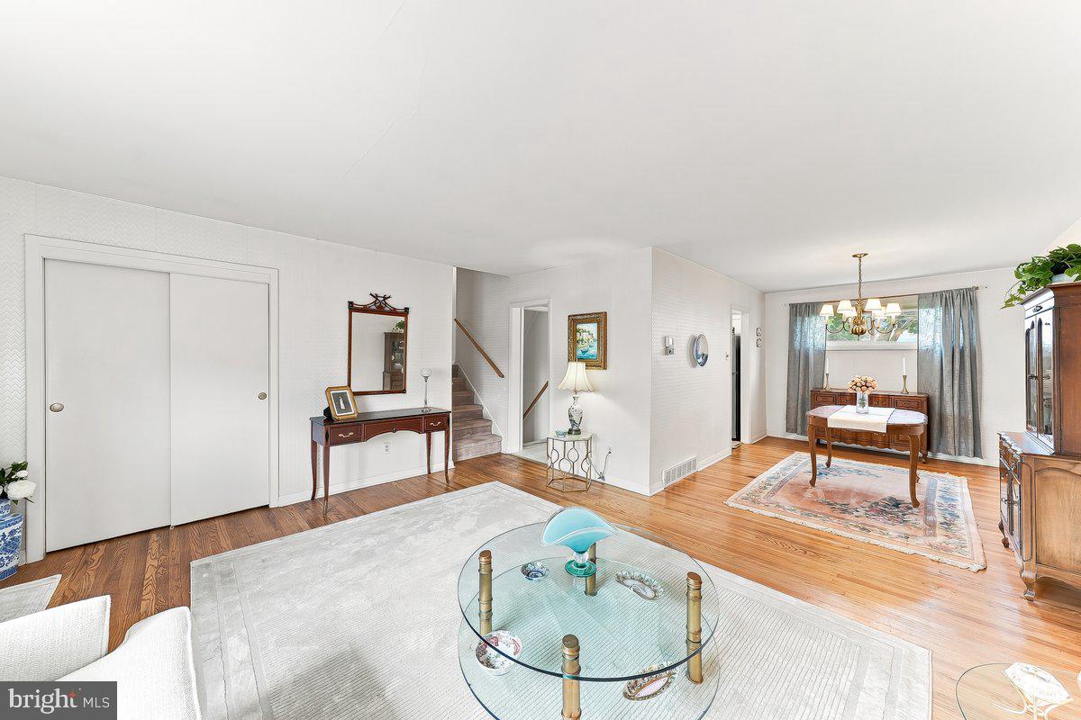 LAWRENCE PARK - Residential
