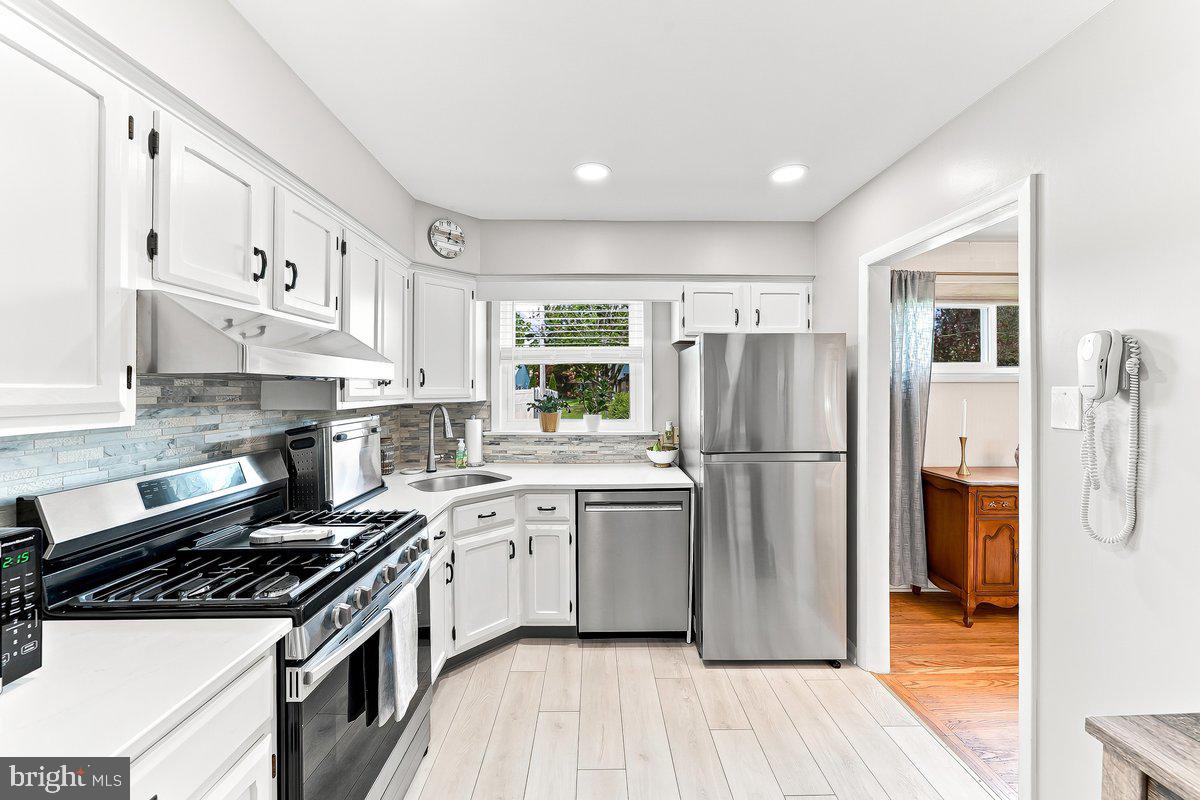 LAWRENCE PARK - Residential