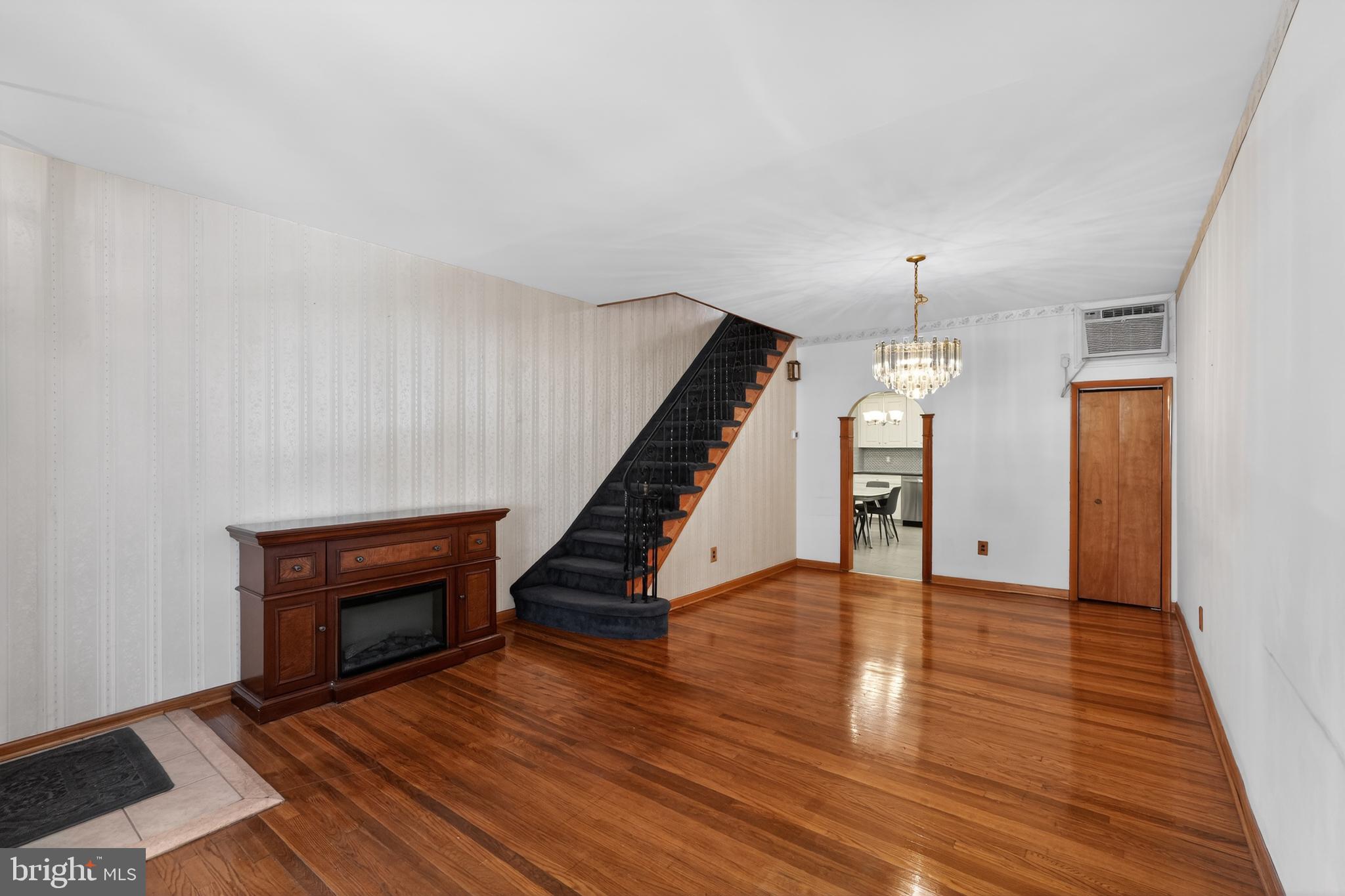 LOWER MOYAMENSING - Residential