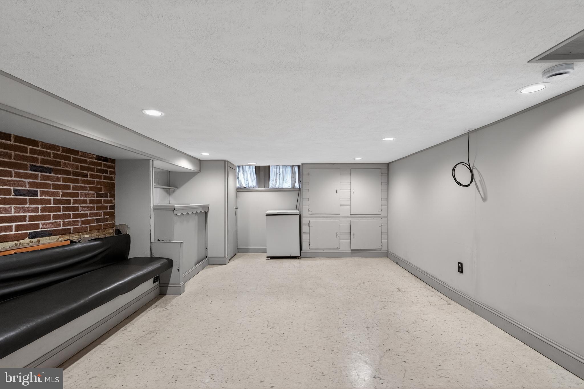 LOWER MOYAMENSING - Residential