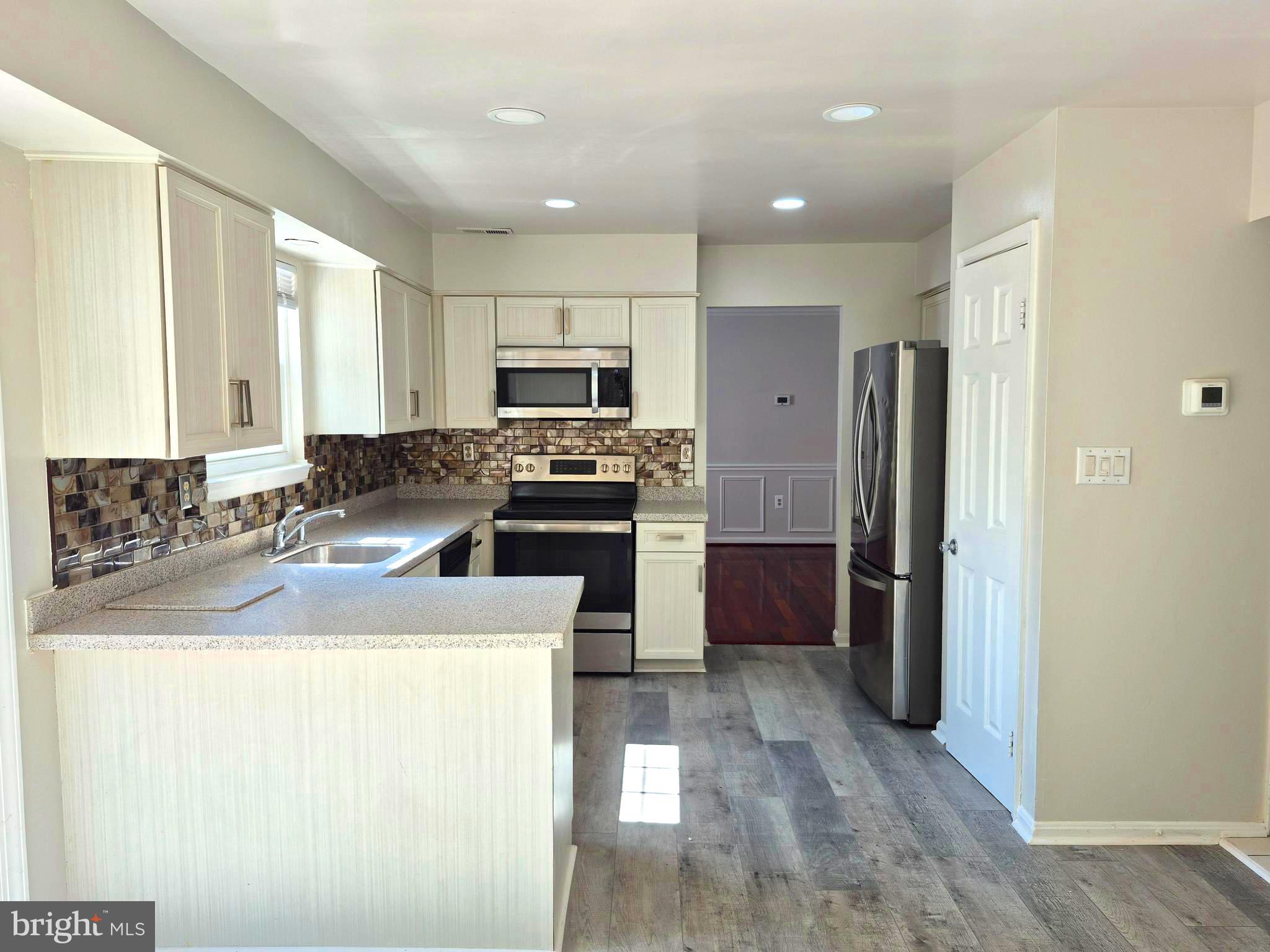CAMBRIDGE ESTATES - Residential