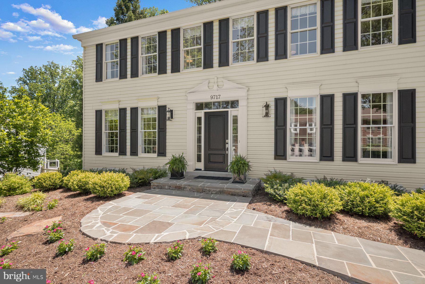 MCKENZIE MEADOWS - Residential