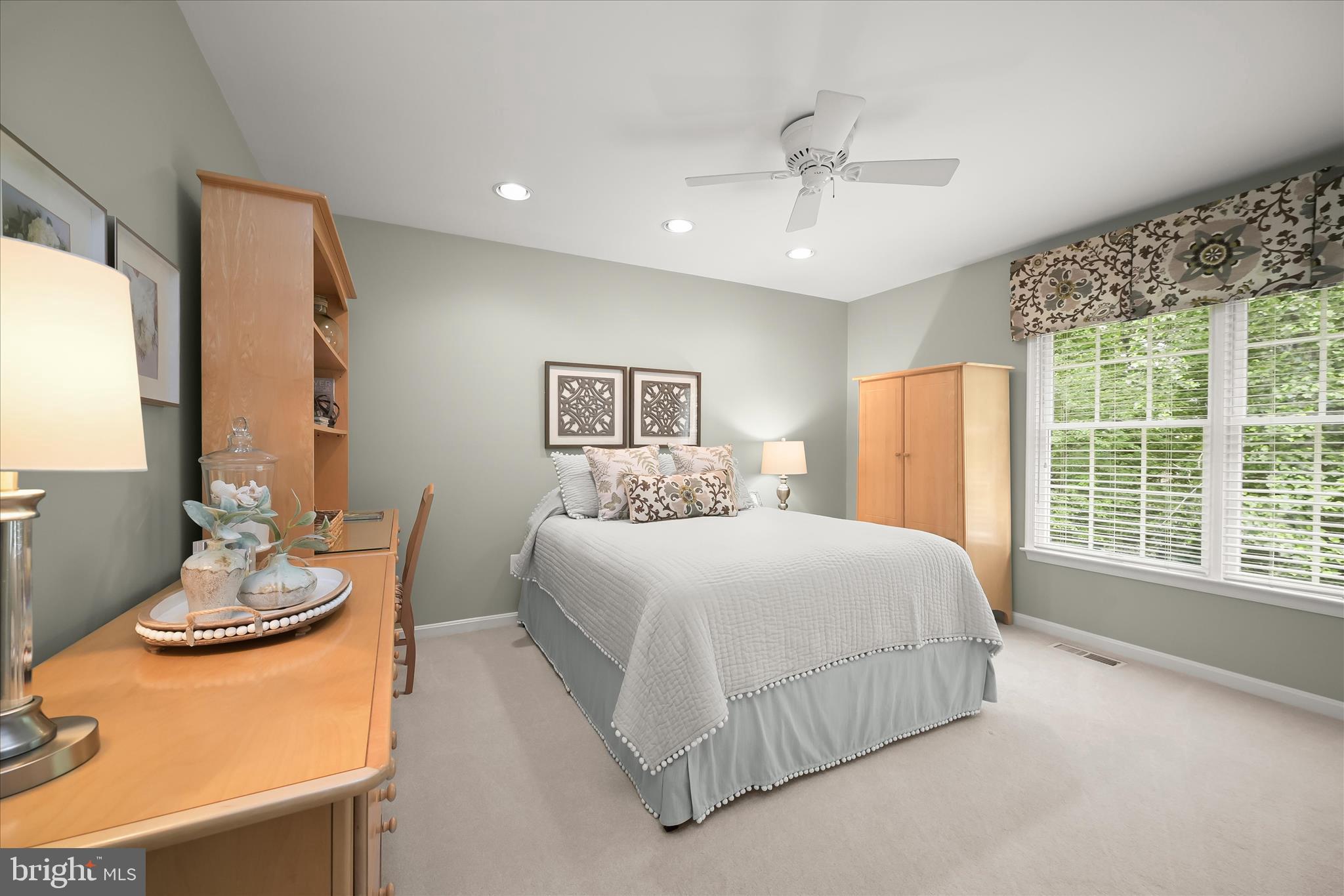 MCKENZIE MEADOWS - Residential