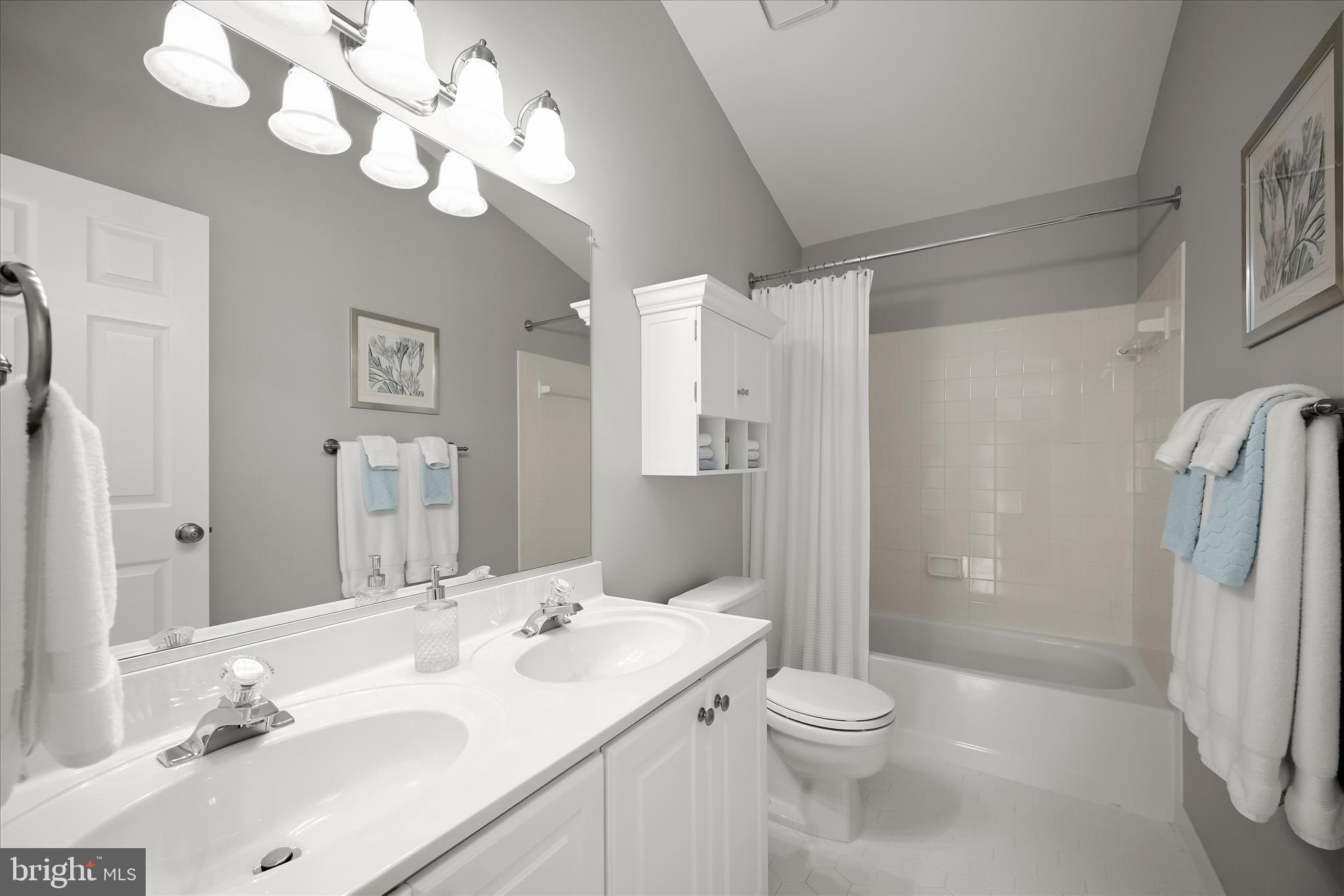 MCKENZIE MEADOWS - Residential