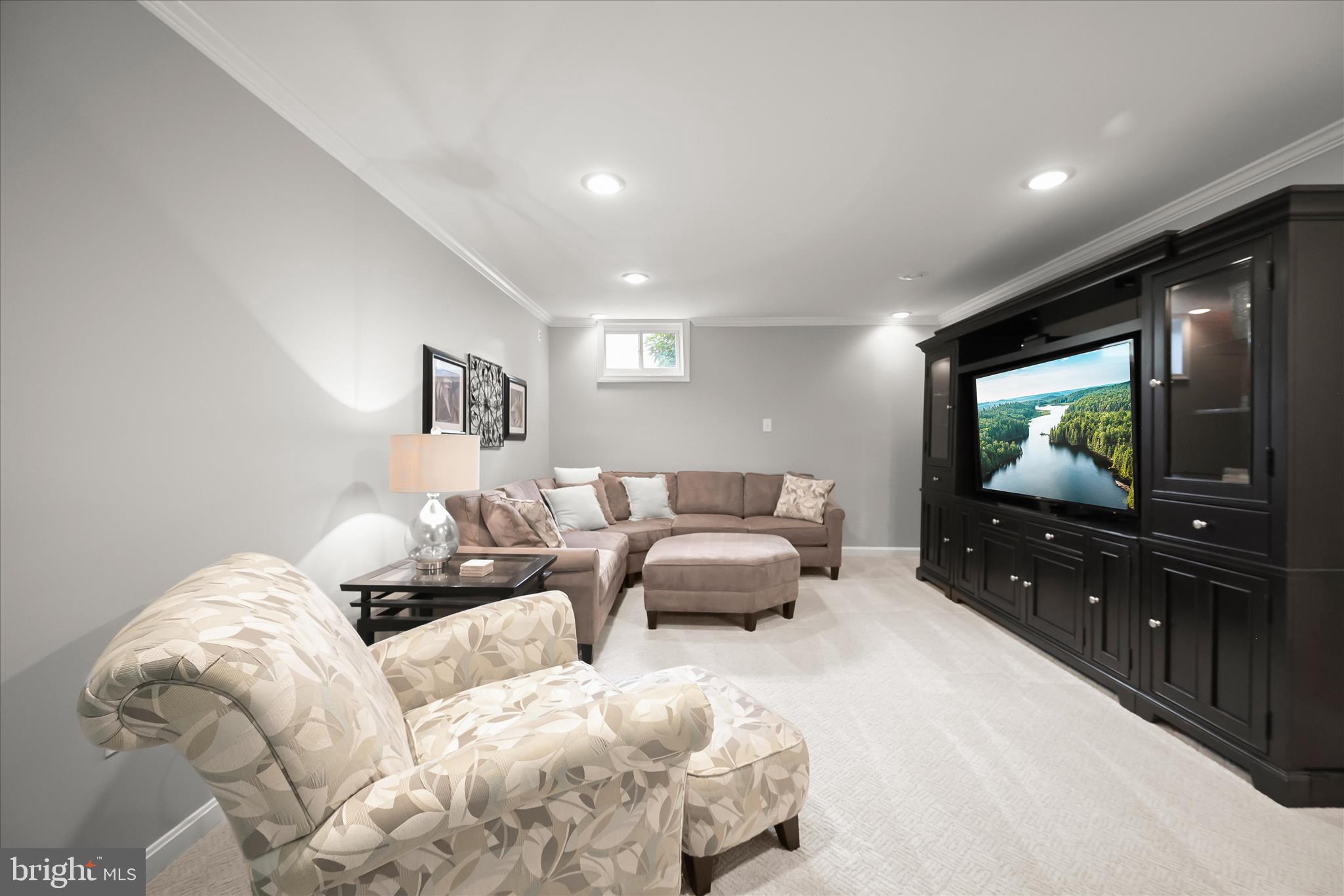 MCKENZIE MEADOWS - Residential