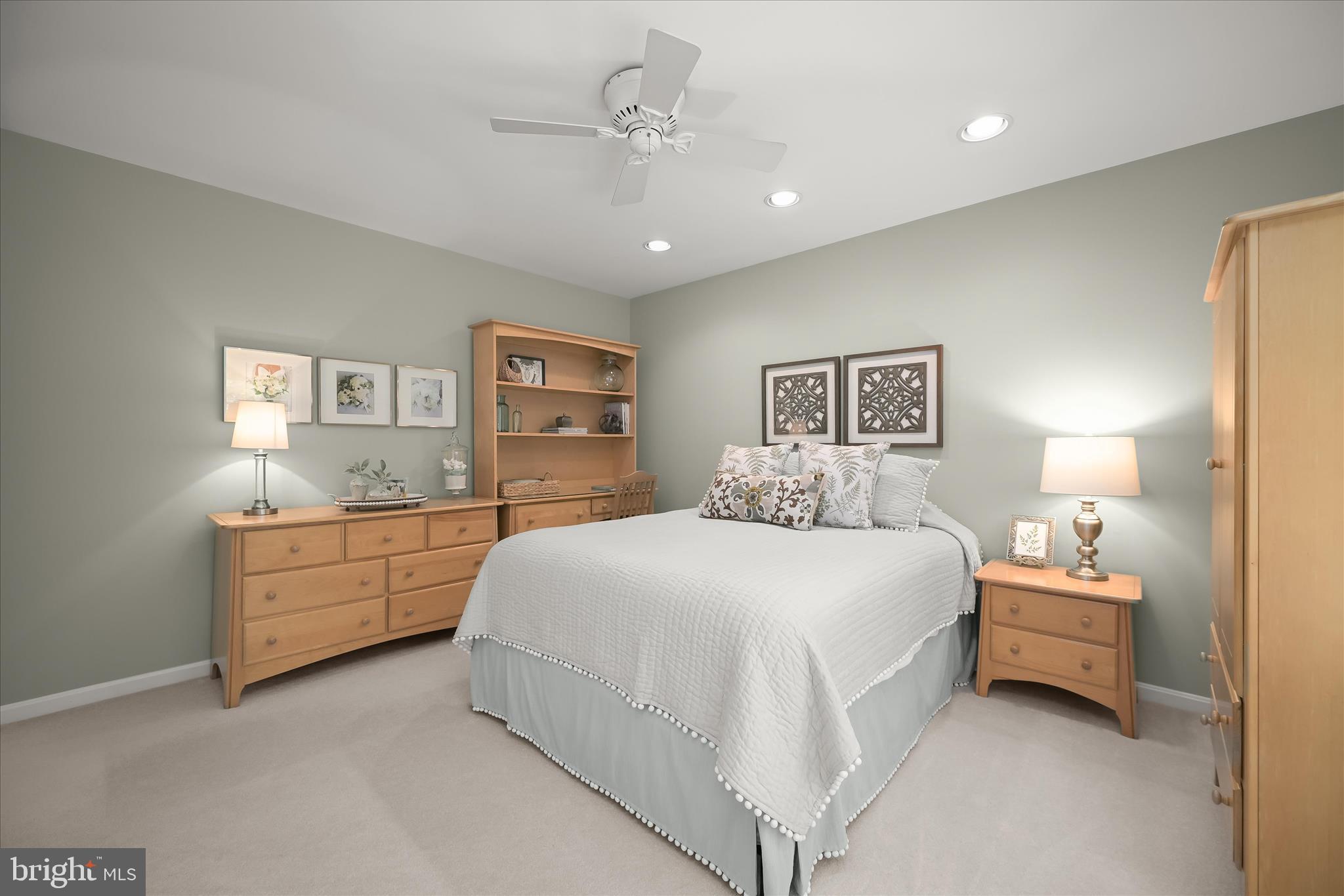 MCKENZIE MEADOWS - Residential