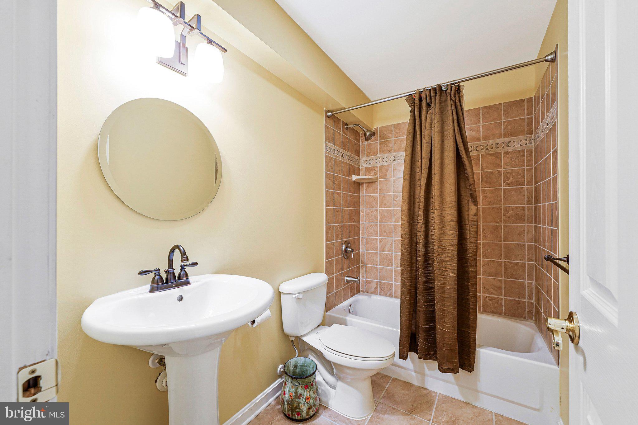 THE VILLAS AT REGENT PAR - Residential