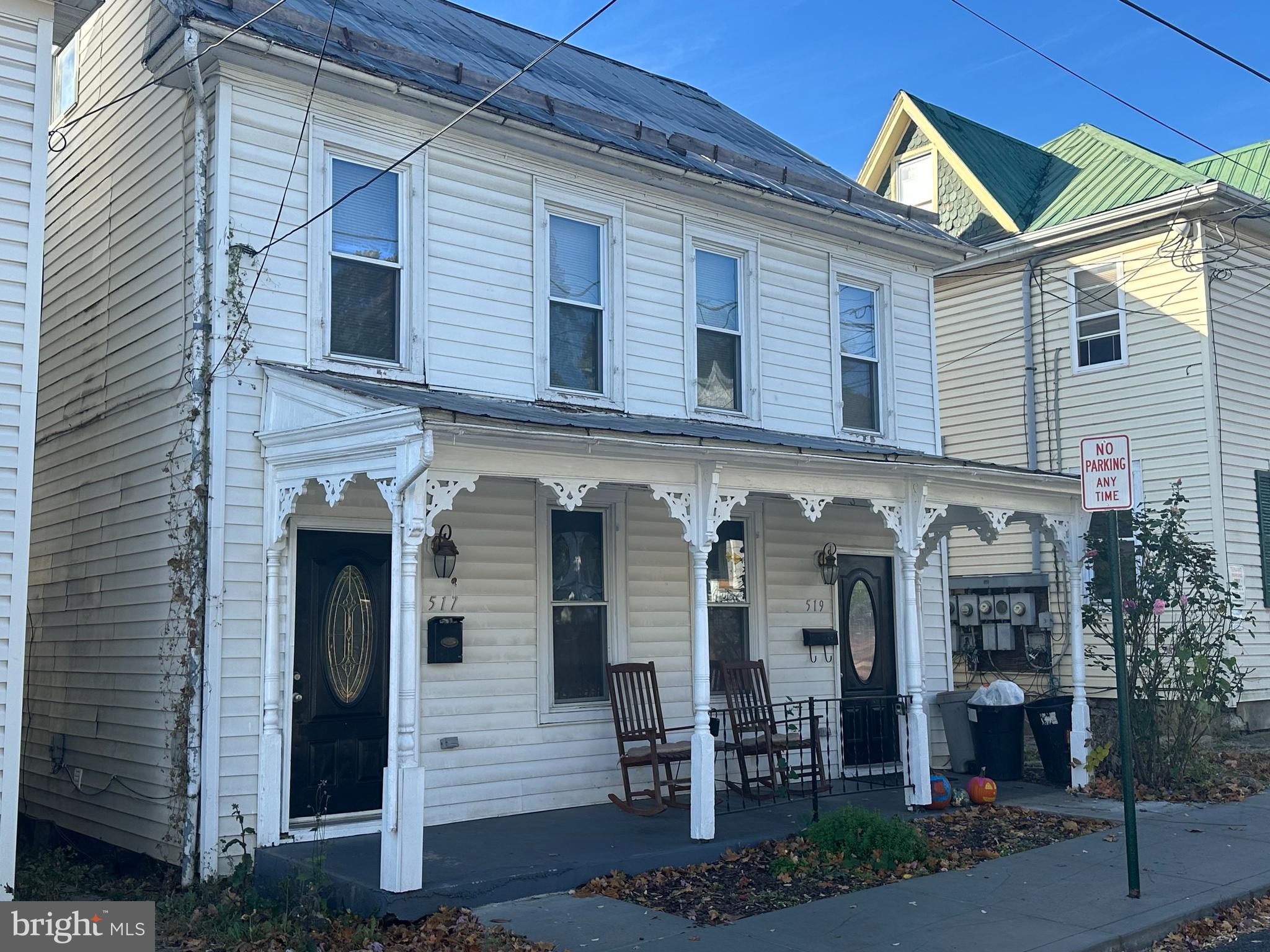 Check out this large, freshly remodeled 4 bedroom, 2 bath , 2nd/3rd floor apartment( Not The Entire House). It is conveniently located and offers 2 bedrooms, 1 bath on the 2nd floor and 2 bedrooms, 1 bath on the 3rd floor. 
Gas oven/range, refrigerator & dishwasher.  Washing machine hook up only.  No dryer hookup.  Tenant responsible for all utilities.  Don't miss out!
