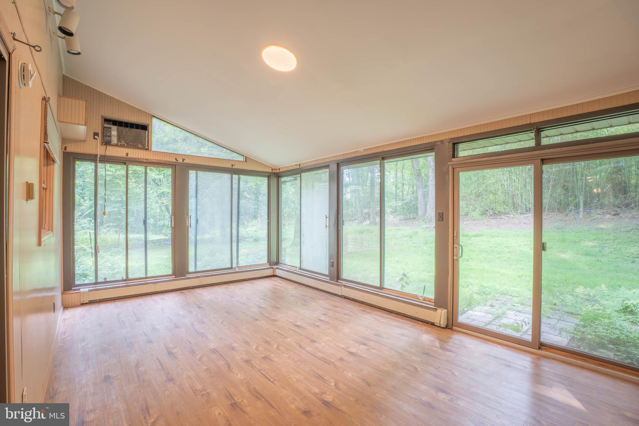 UPPER SOUTHAMPTON - Residential