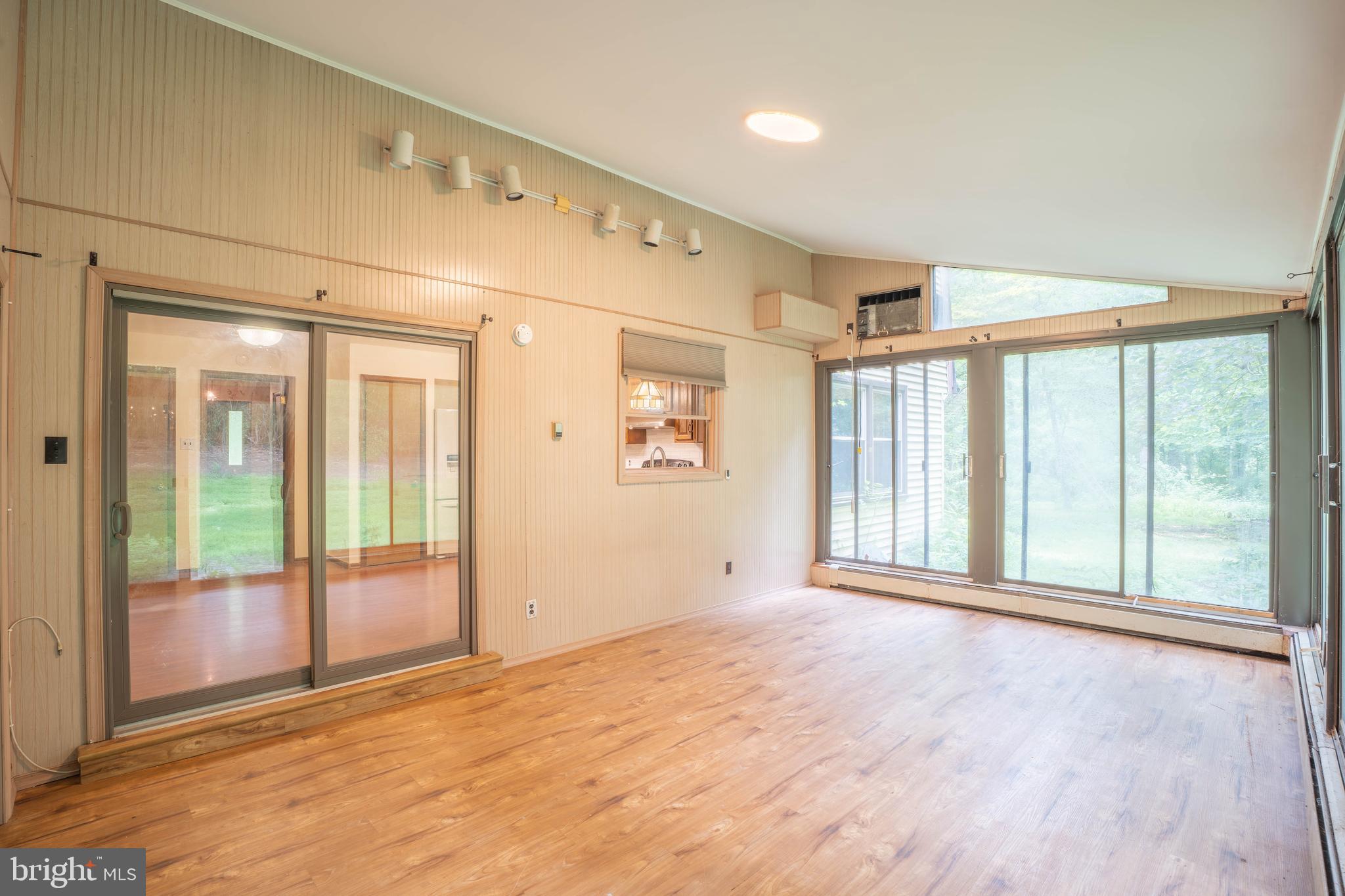UPPER SOUTHAMPTON - Residential