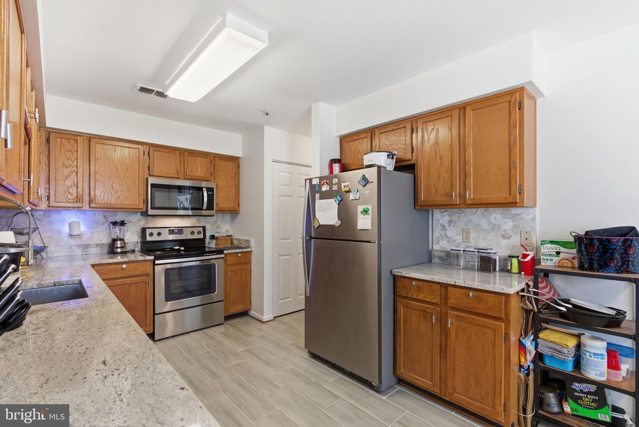 VILL AT MANCHESTER FARMS - Residential