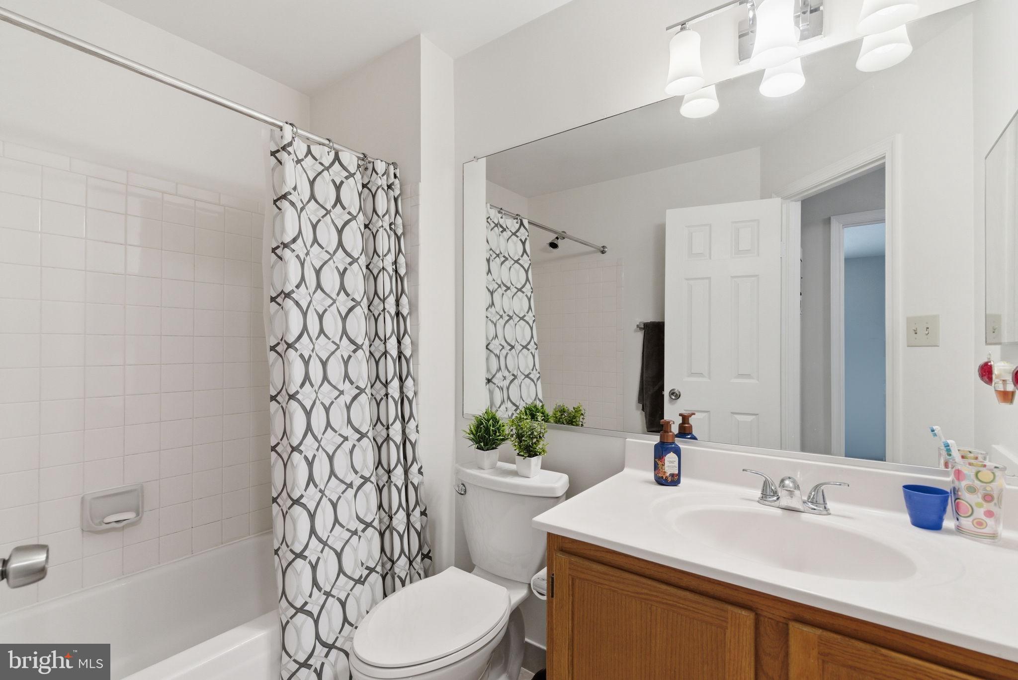 VILL AT MANCHESTER FARMS - Residential