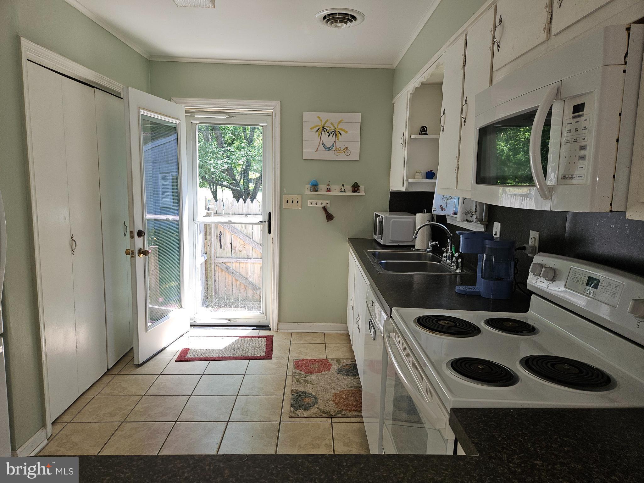 TUCKAHOE SPRINGS - Residential