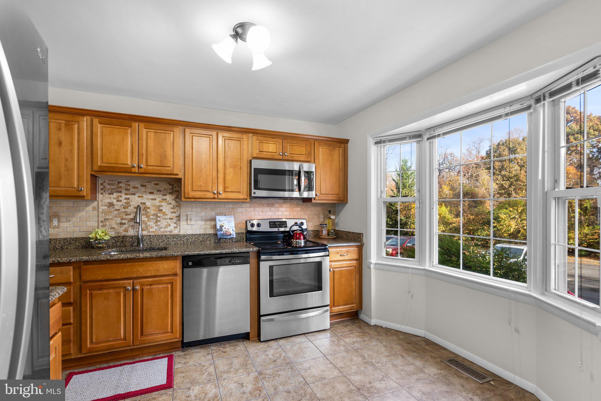 BURGUNDY KNOLLS - Residential Lease