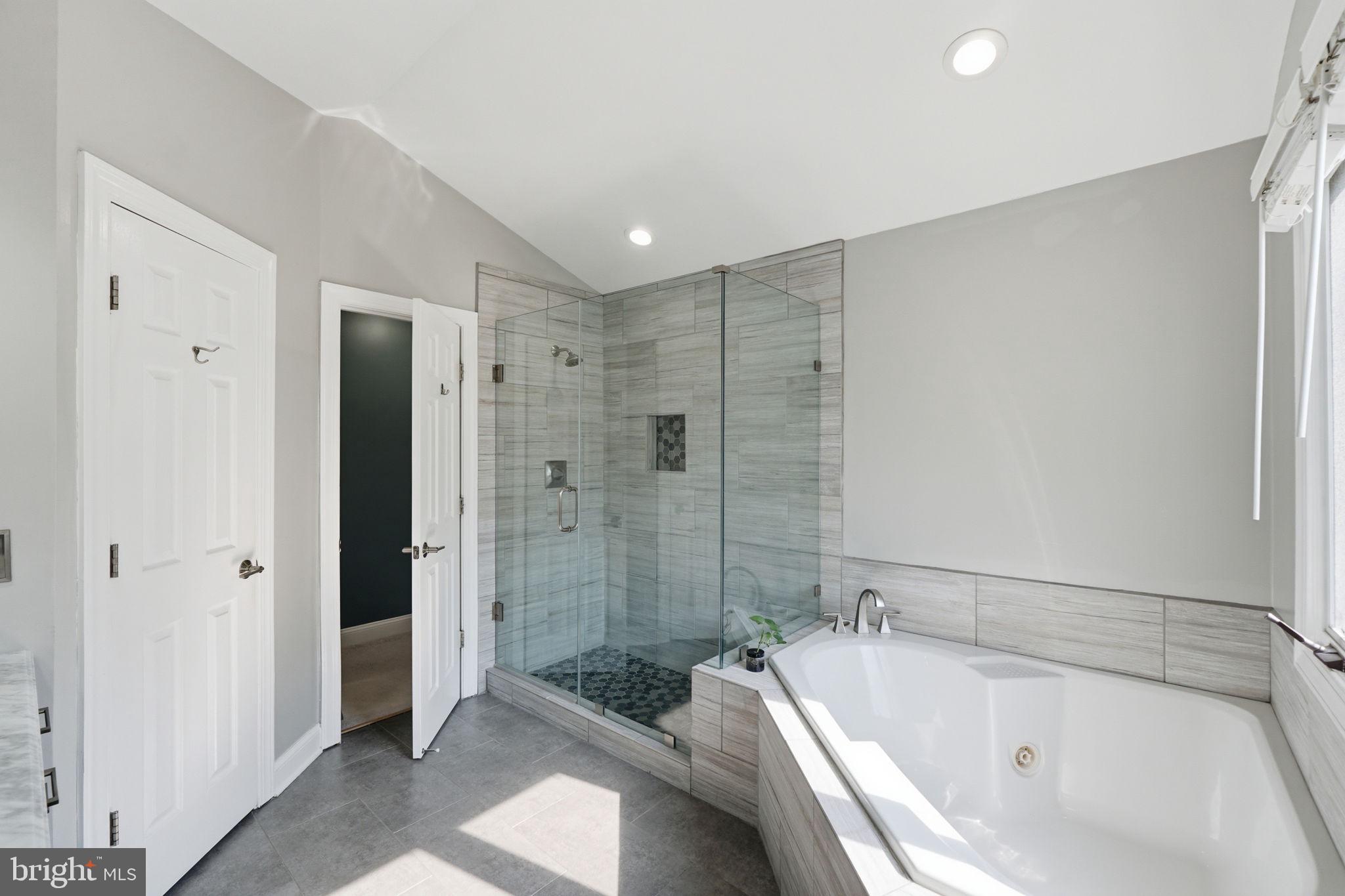 NOTTINGHAM WOODS - Residential