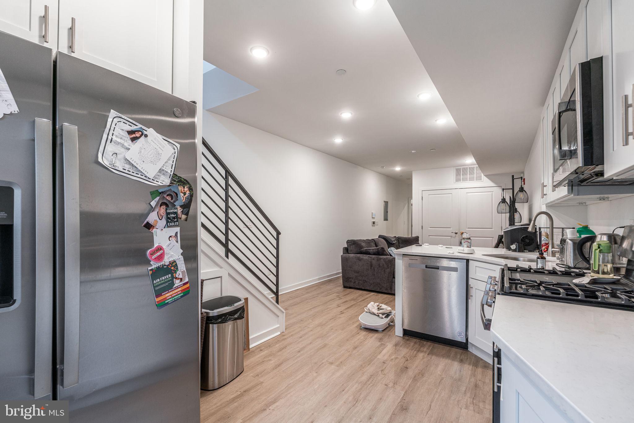 POINT BREEZE - Residential Income