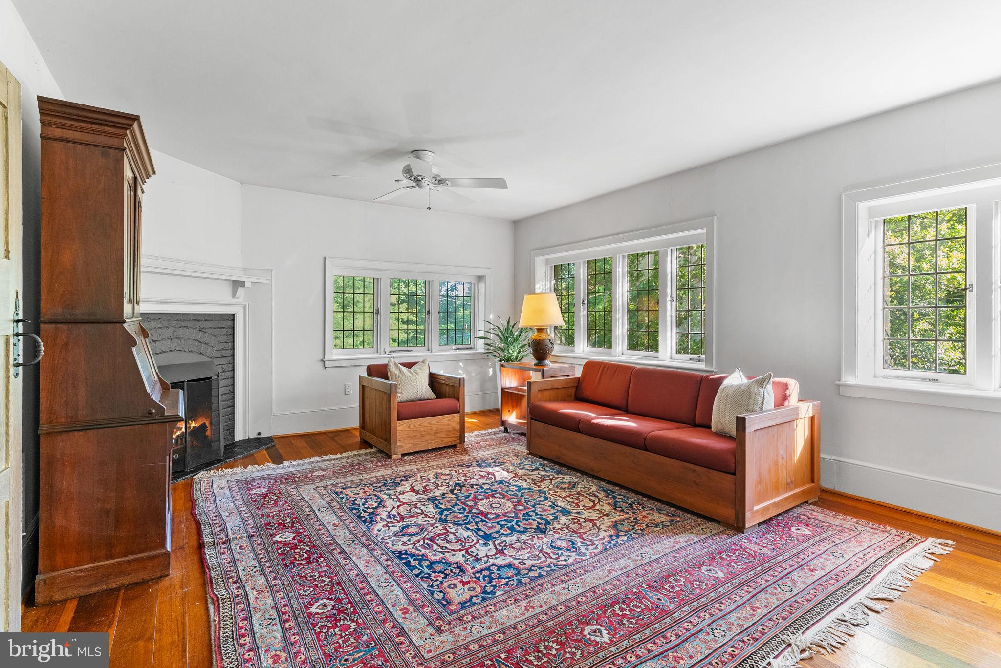 CHESTNUT HILL - Residential