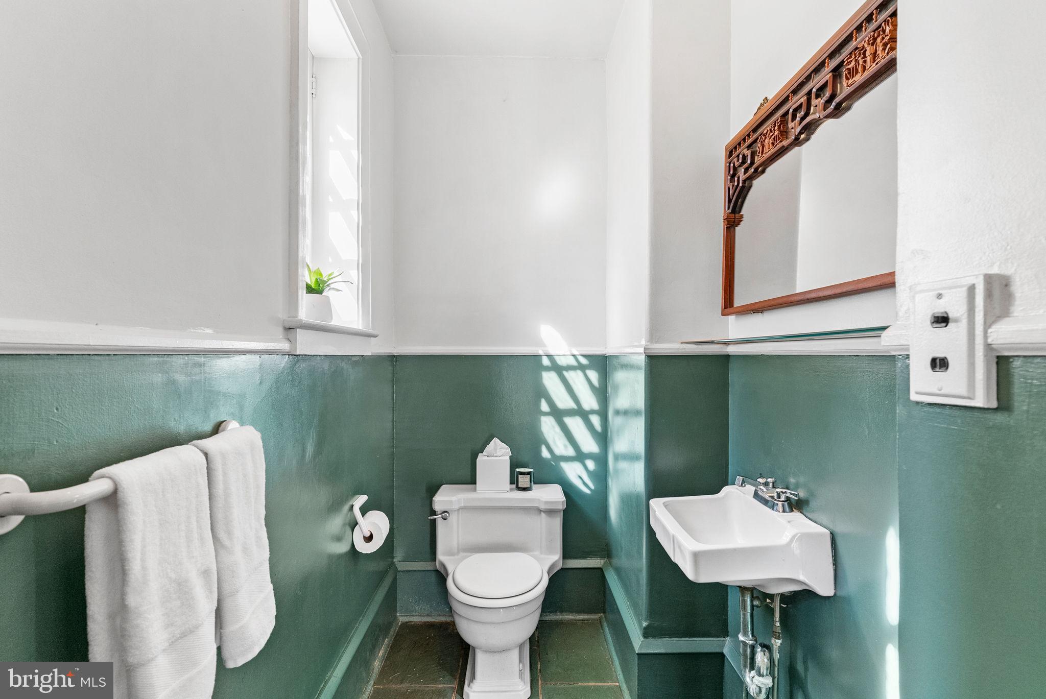 CHESTNUT HILL - Residential