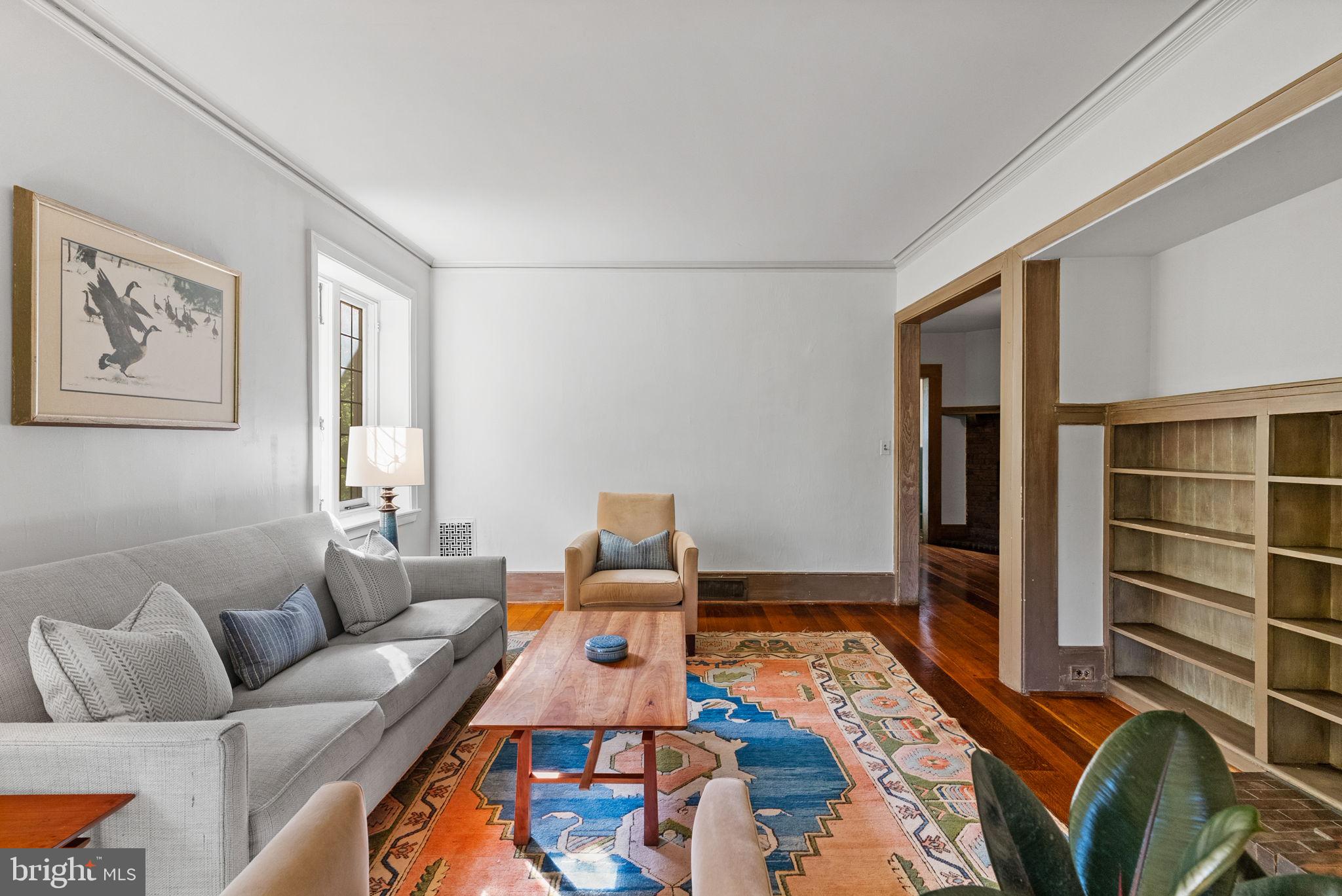 CHESTNUT HILL - Residential