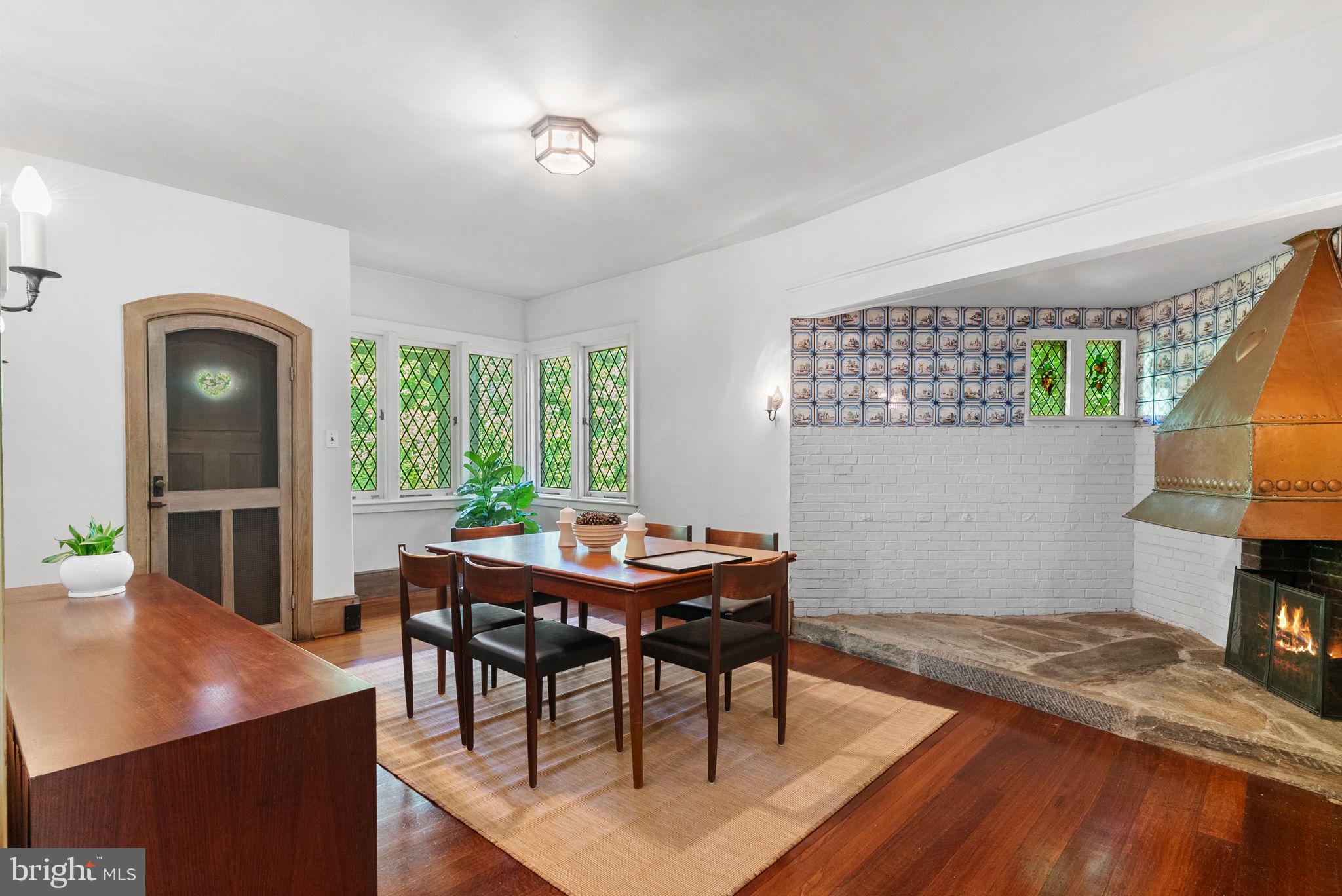 CHESTNUT HILL - Residential