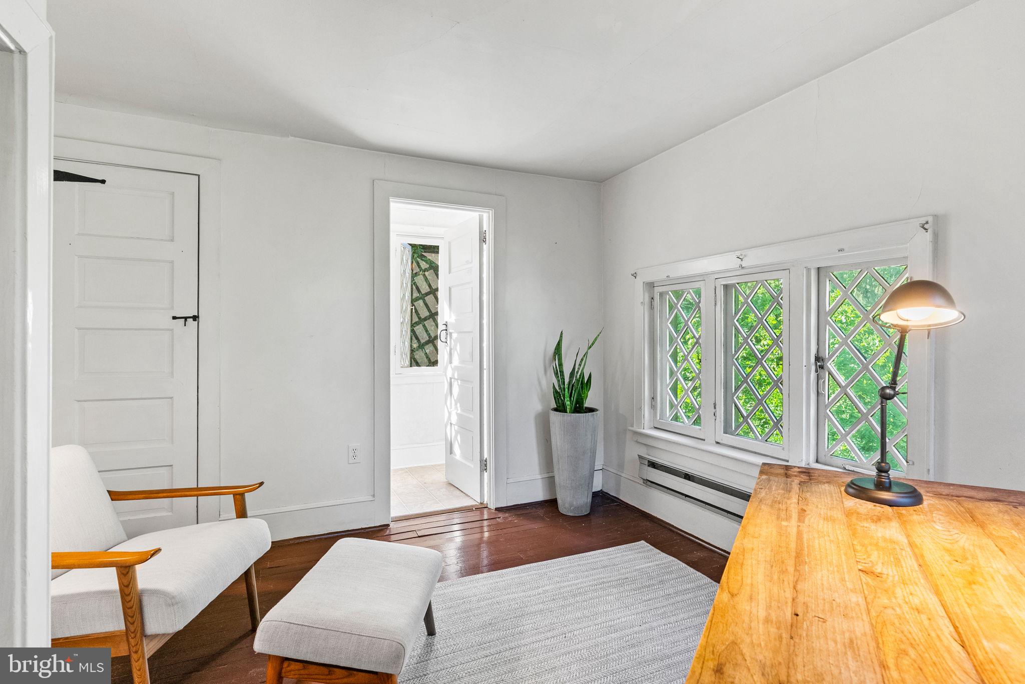 CHESTNUT HILL - Residential