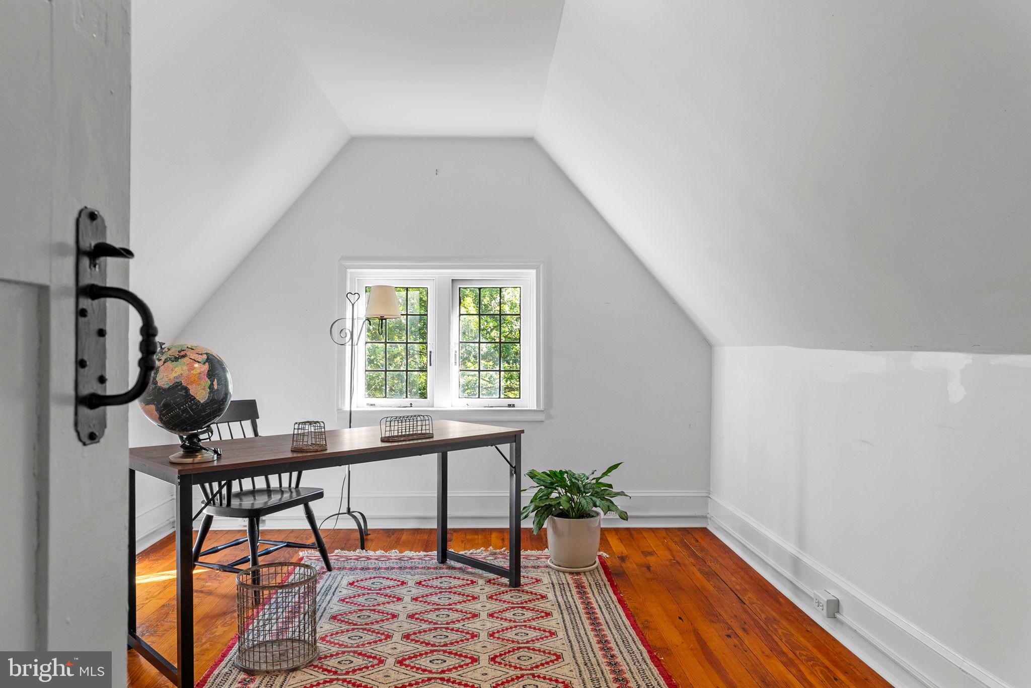 CHESTNUT HILL - Residential